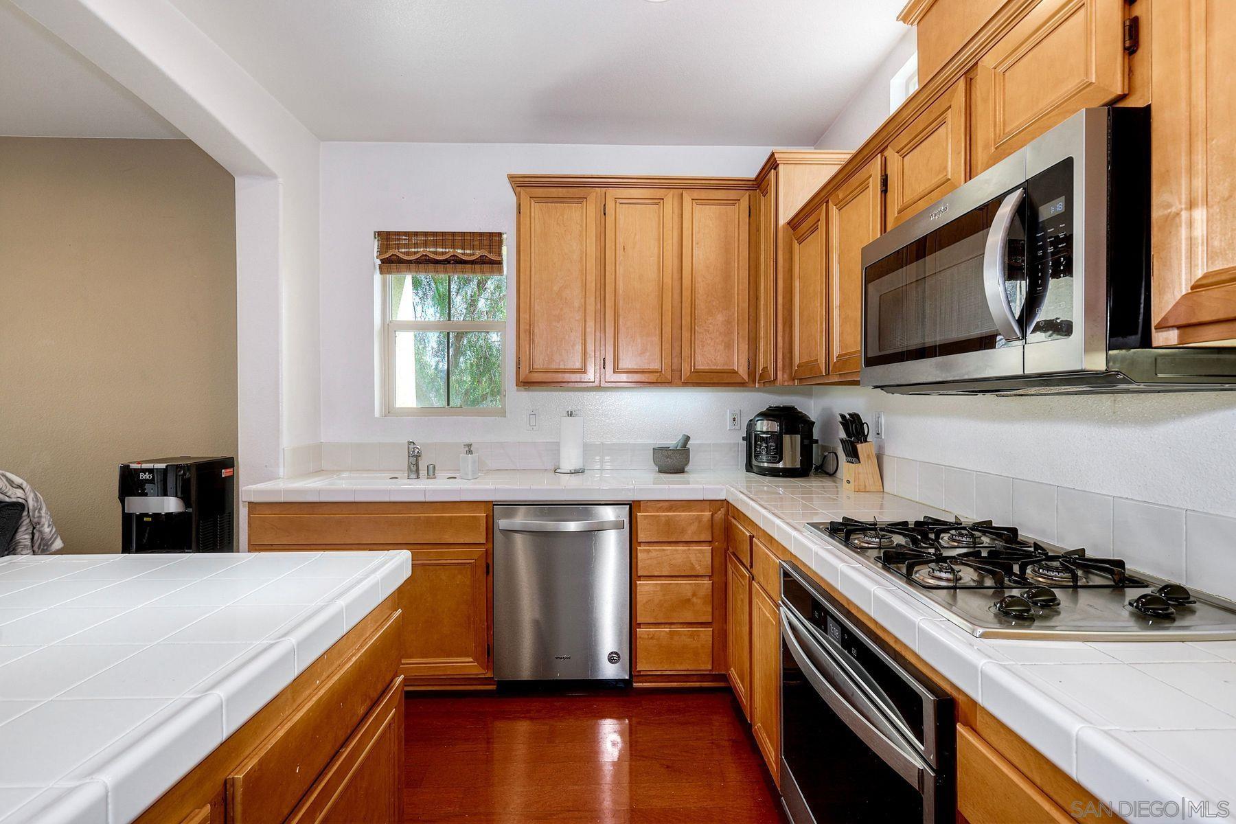 Detail Gallery Image 17 of 42 For 2674  Escala Circle, San Diego,  CA 92108 - 3 Beds | 3/1 Baths