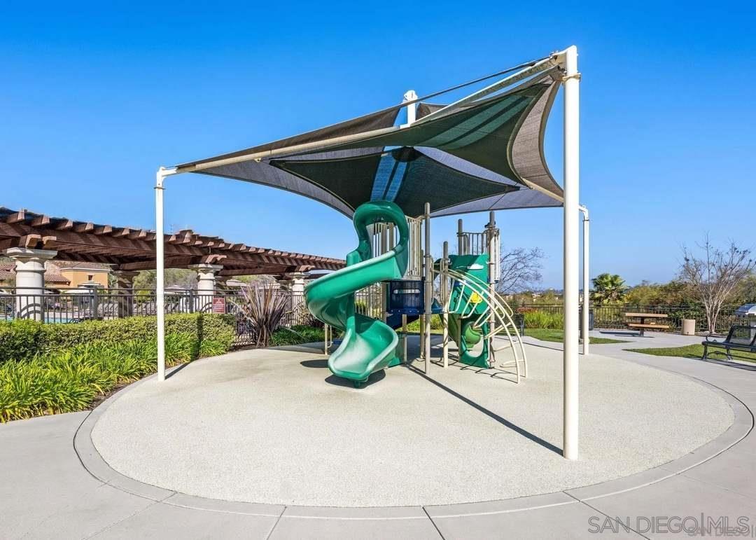 Detail Gallery Image 39 of 42 For 2674  Escala Circle, San Diego,  CA 92108 - 3 Beds | 3/1 Baths