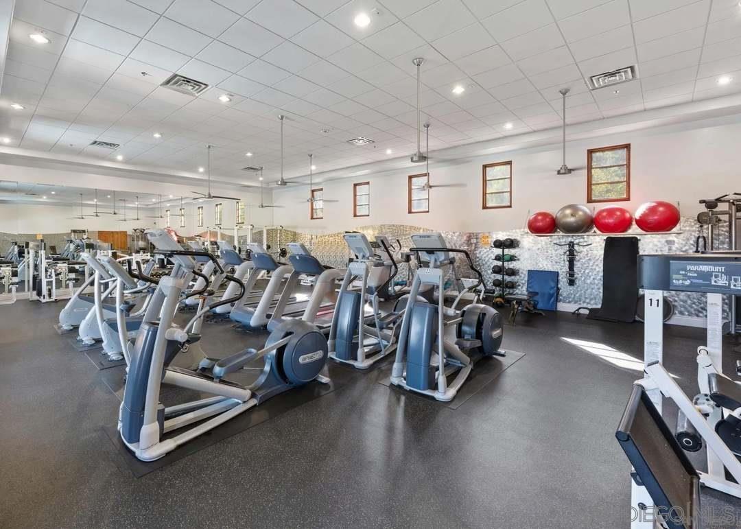 Detail Gallery Image 40 of 42 For 2674  Escala Circle, San Diego,  CA 92108 - 3 Beds | 3/1 Baths