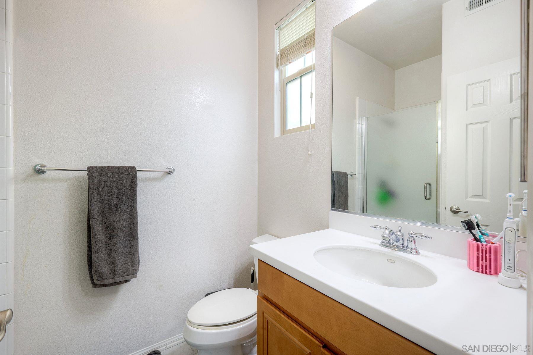 Detail Gallery Image 7 of 42 For 2674  Escala Circle, San Diego,  CA 92108 - 3 Beds | 3/1 Baths