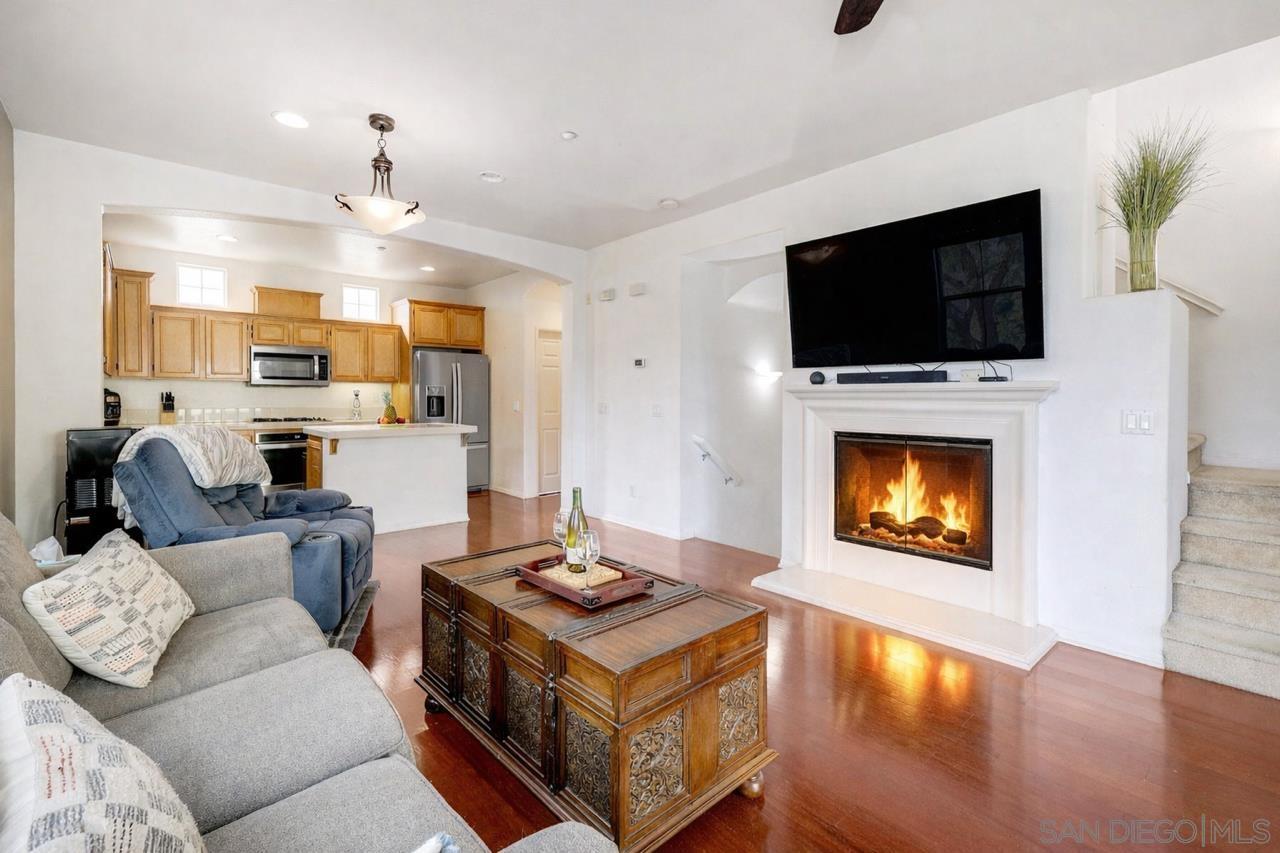 Detail Gallery Image 10 of 42 For 2674  Escala Circle, San Diego,  CA 92108 - 3 Beds | 3/1 Baths