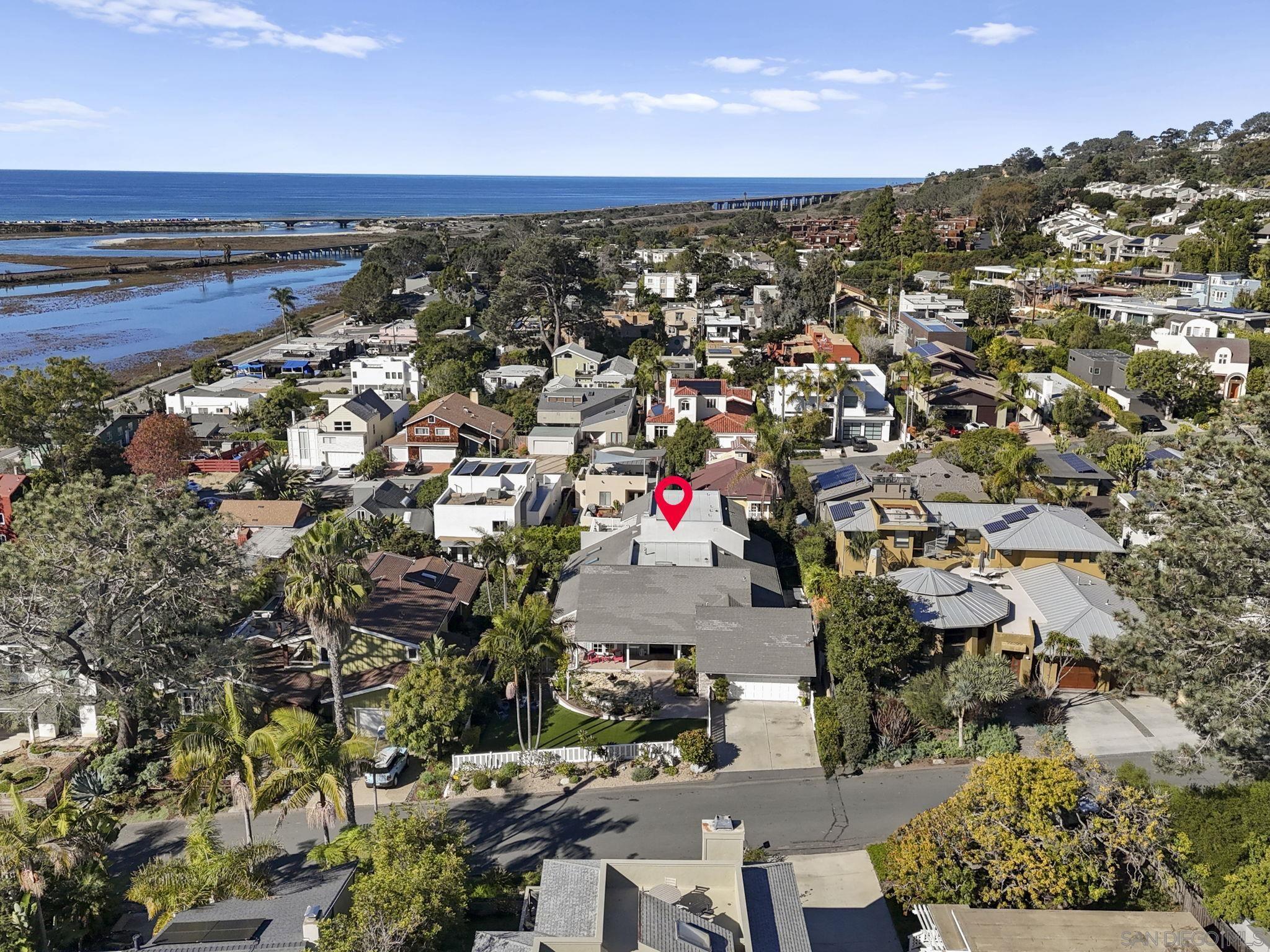 Detail Gallery Image 35 of 37 For 12740  via Felino, Del Mar,  CA 92014 - 3 Beds | 3/1 Baths