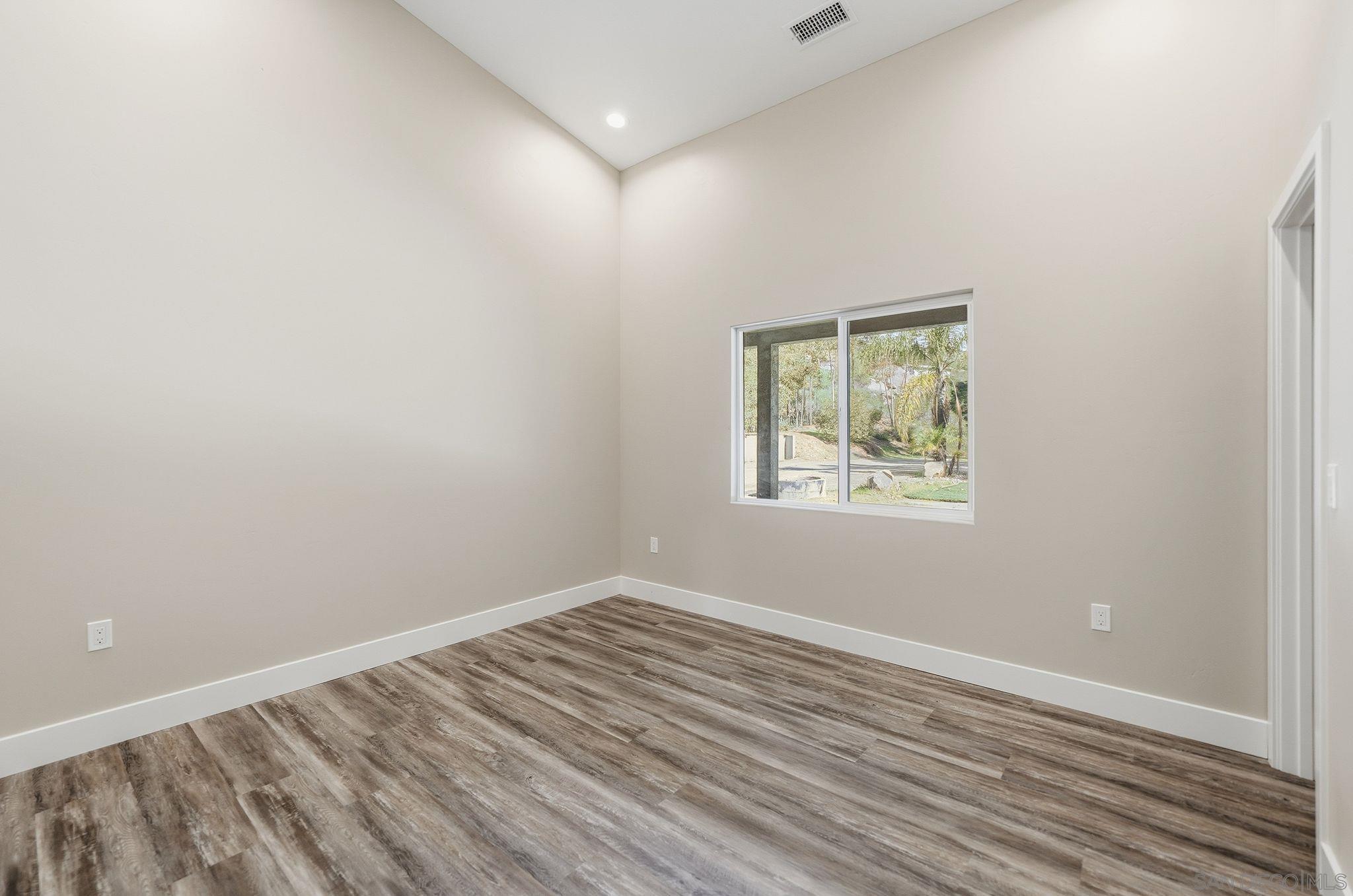 Detail Gallery Image 40 of 74 For 9965  Dunbar Lane, El Cajon,  CA 92021 - 5 Beds | 3/1 Baths