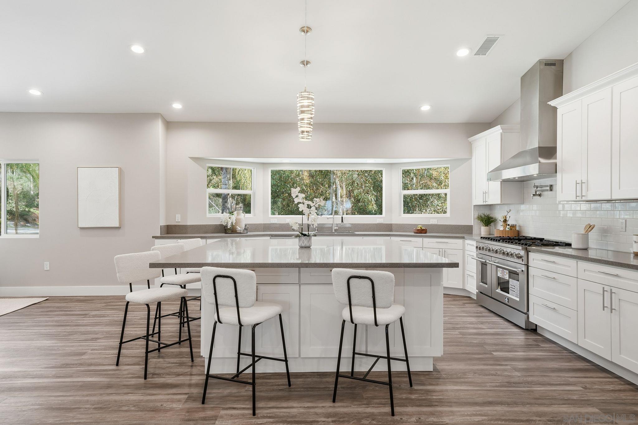 Detail Gallery Image 7 of 74 For 9965  Dunbar Lane, El Cajon,  CA 92021 - 5 Beds | 3/1 Baths