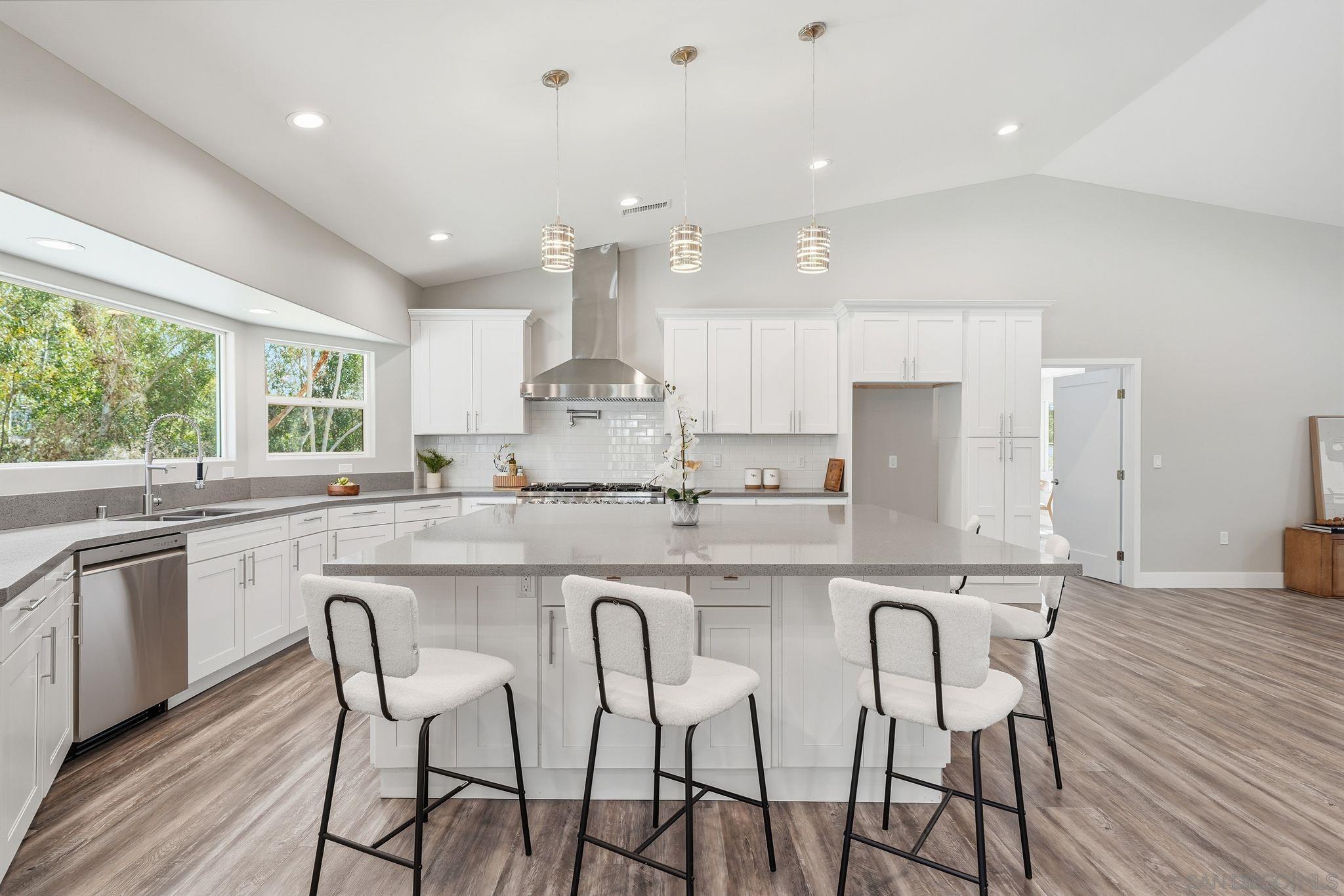 Detail Gallery Image 8 of 74 For 9965  Dunbar Lane, El Cajon,  CA 92021 - 5 Beds | 3/1 Baths