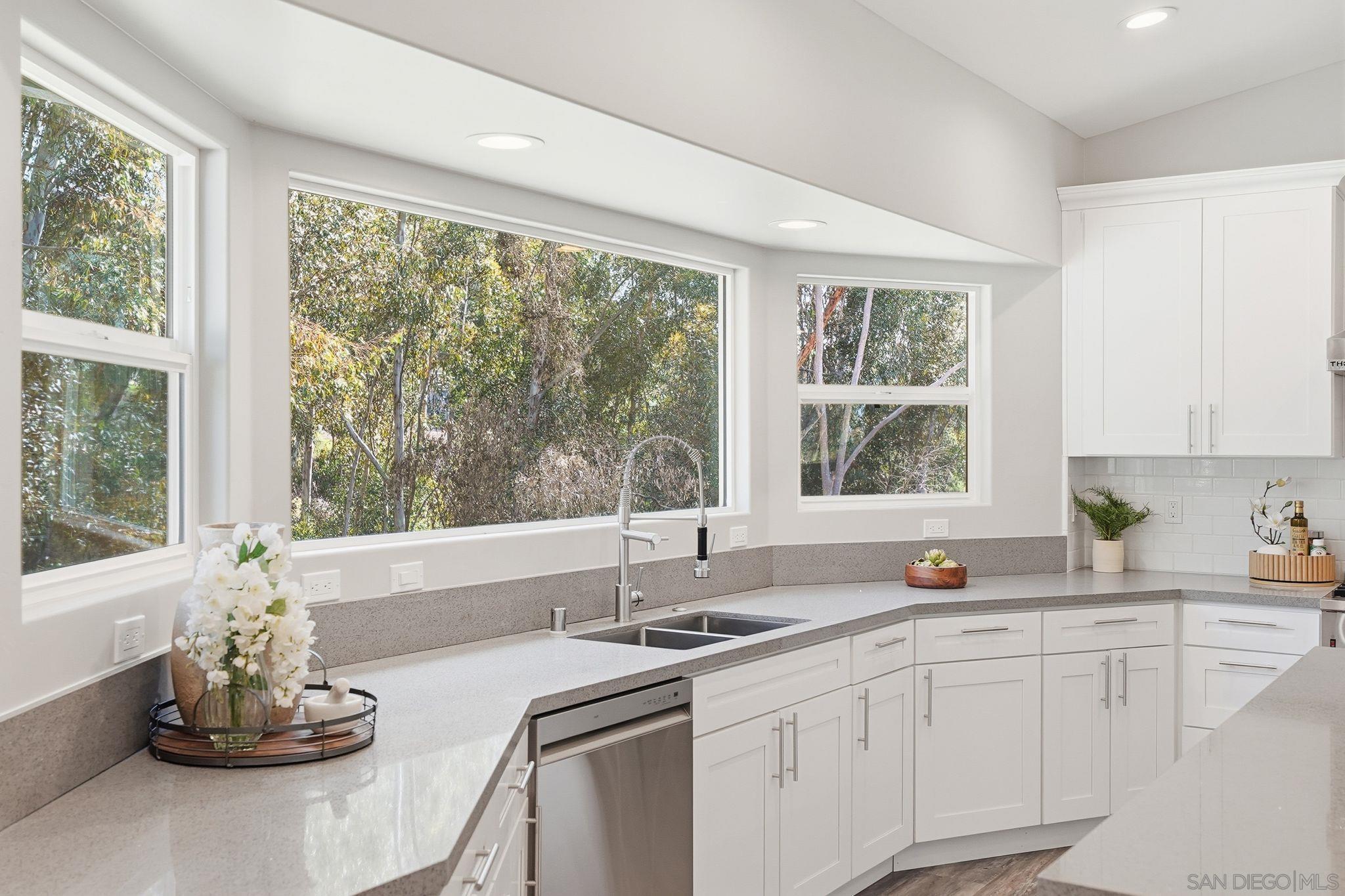 Detail Gallery Image 9 of 74 For 9965  Dunbar Lane, El Cajon,  CA 92021 - 5 Beds | 3/1 Baths