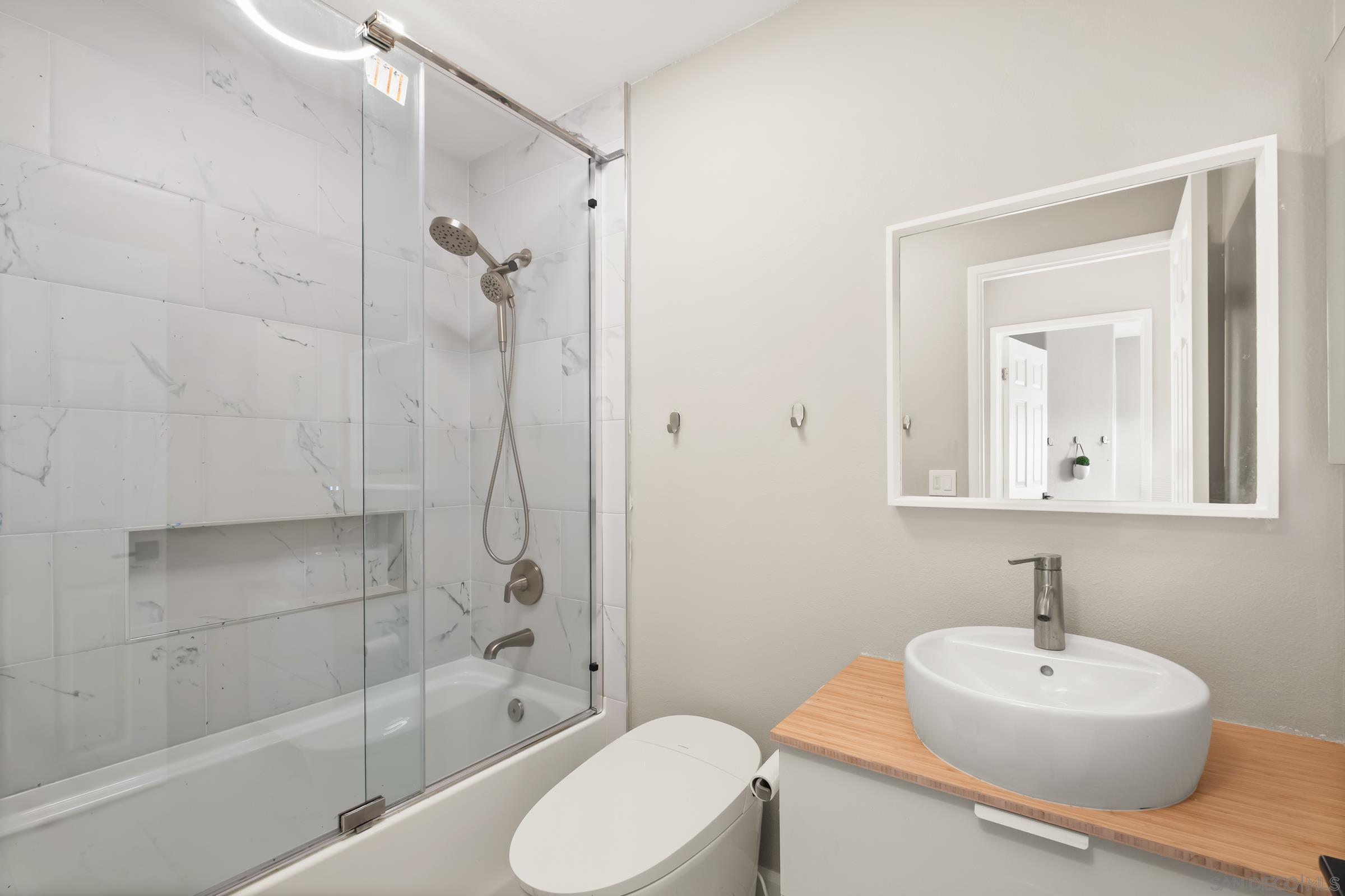 Detail Gallery Image 19 of 23 For 1816  Cayman Way, Vista,  CA 92081 - 3 Beds | 2/1 Baths