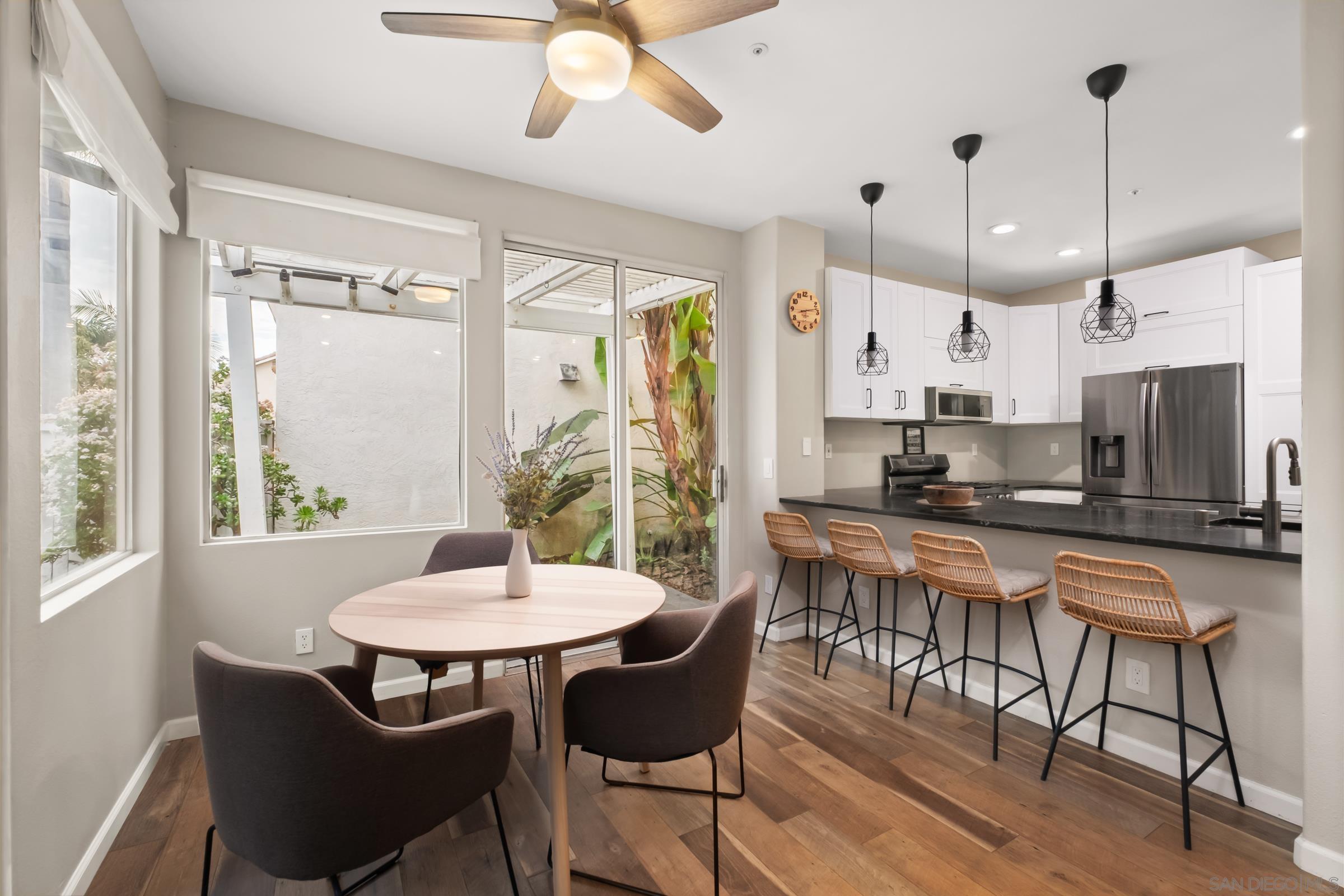 Detail Gallery Image 6 of 23 For 1816  Cayman Way, Vista,  CA 92081 - 3 Beds | 2/1 Baths