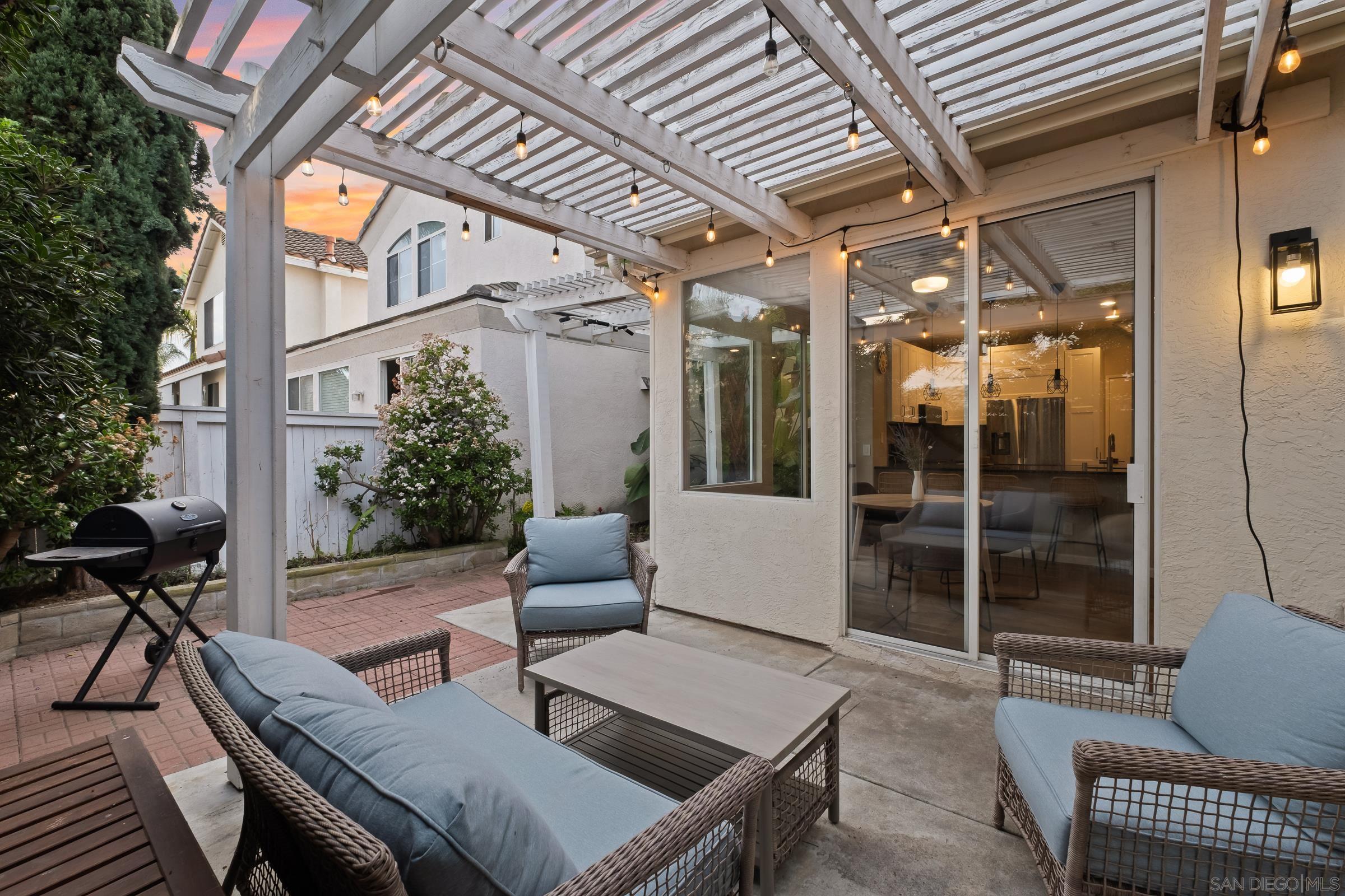 Detail Gallery Image 10 of 23 For 1816  Cayman Way, Vista,  CA 92081 - 3 Beds | 2/1 Baths