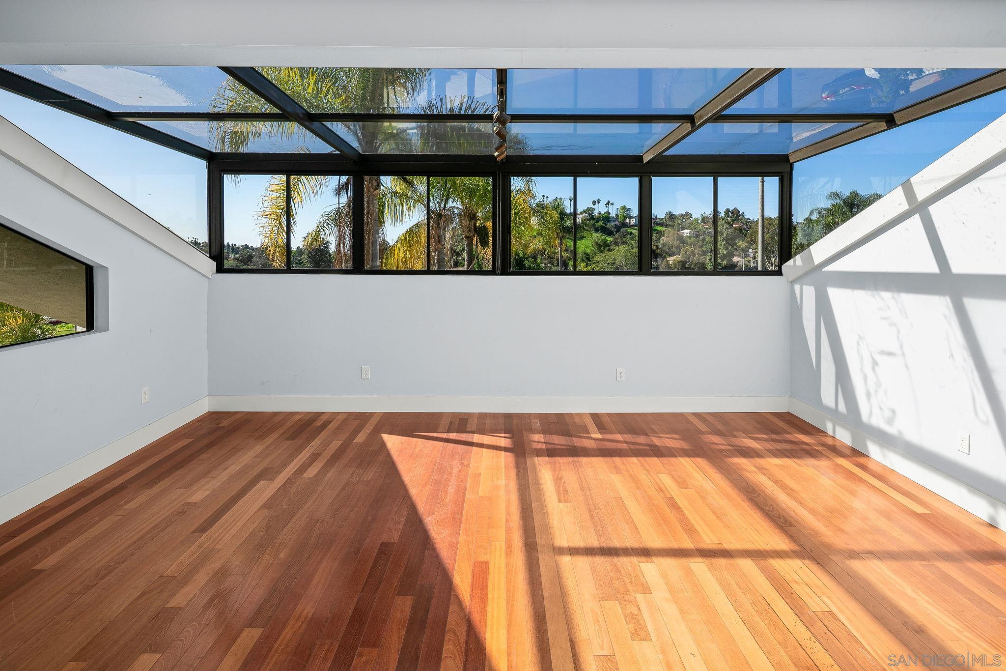 Detail Gallery Image 4 of 44 For 9190  Spice St, La Mesa,  CA 91941 - 3 Beds | 3 Baths