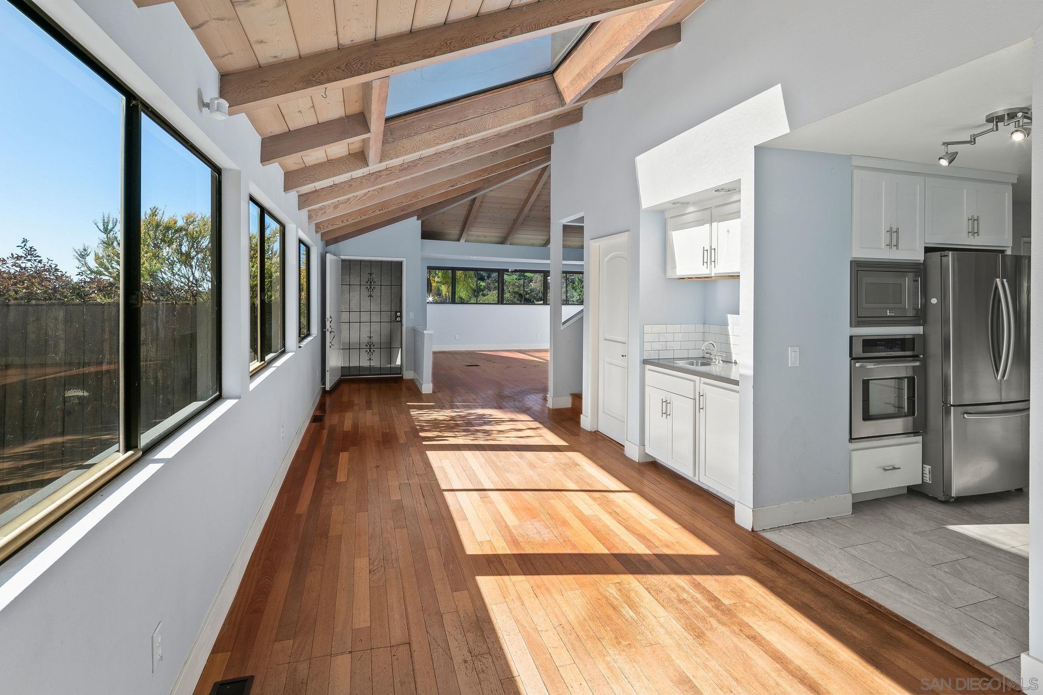 Detail Gallery Image 9 of 44 For 9190  Spice St, La Mesa,  CA 91941 - 3 Beds | 3 Baths