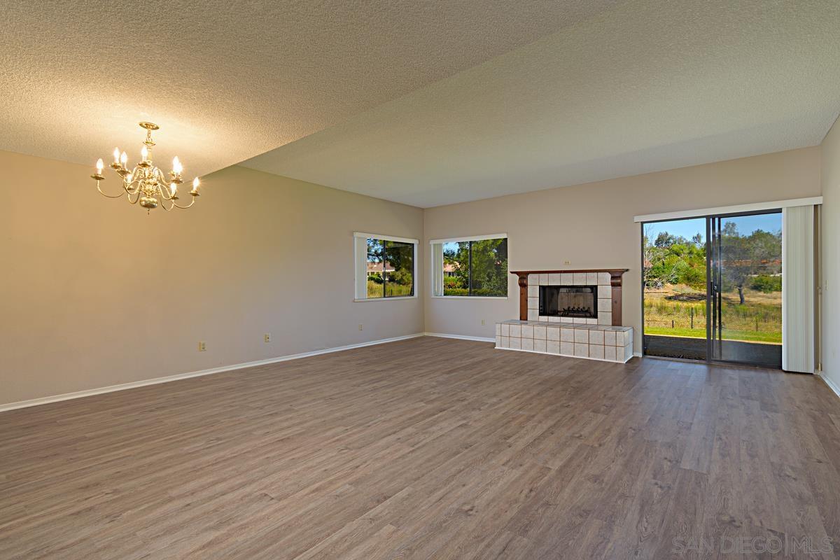 Detail Gallery Image 5 of 9 For 17710  Villamoura Dr, Poway,  CA 92064 - 3 Beds | 2 Baths
