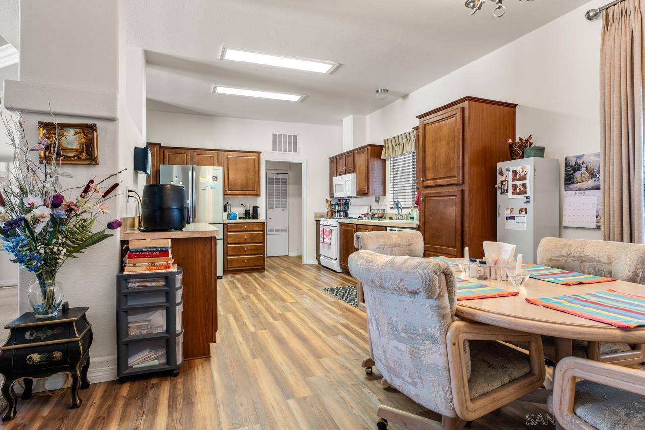 Detail Gallery Image 12 of 35 For 525 W El Norte Parkway  #75,  Escondido,  CA 92026 - 3 Beds | 2 Baths