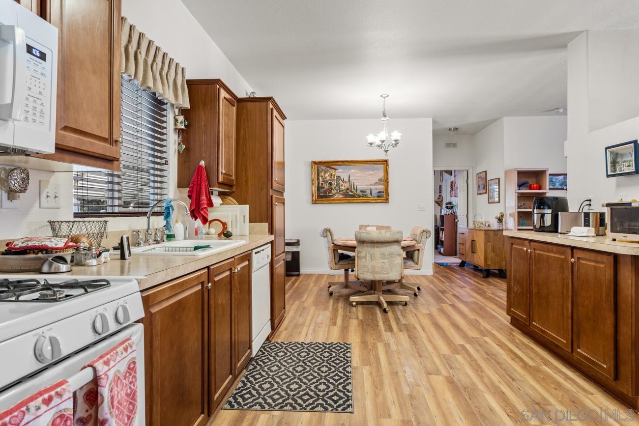 Detail Gallery Image 14 of 35 For 525 W El Norte Parkway  #75,  Escondido,  CA 92026 - 3 Beds | 2 Baths