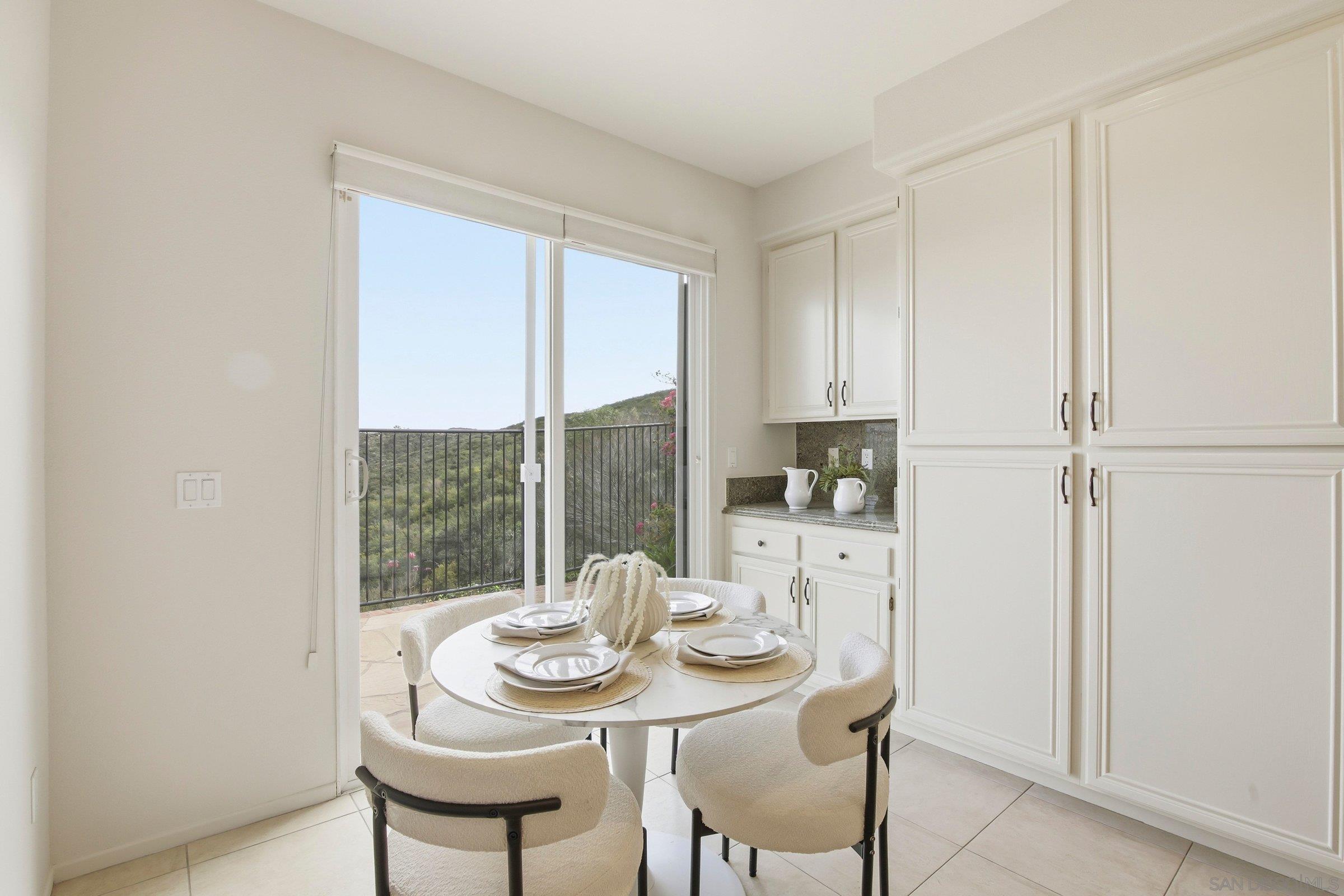 Detail Gallery Image 11 of 44 For 11369  Vista Elevada, San Diego,  CA 92131 - 4 Beds | 2/1 Baths