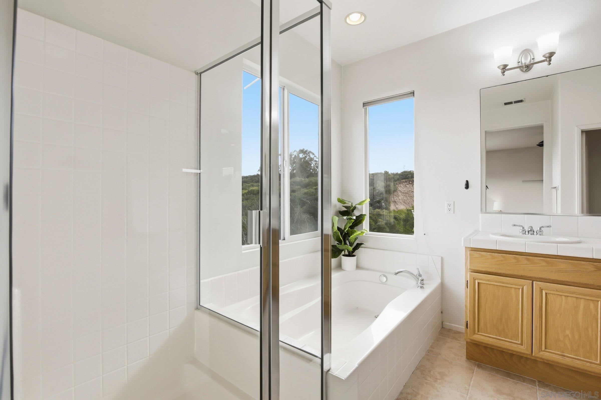 Detail Gallery Image 22 of 44 For 11369  Vista Elevada, San Diego,  CA 92131 - 4 Beds | 2/1 Baths