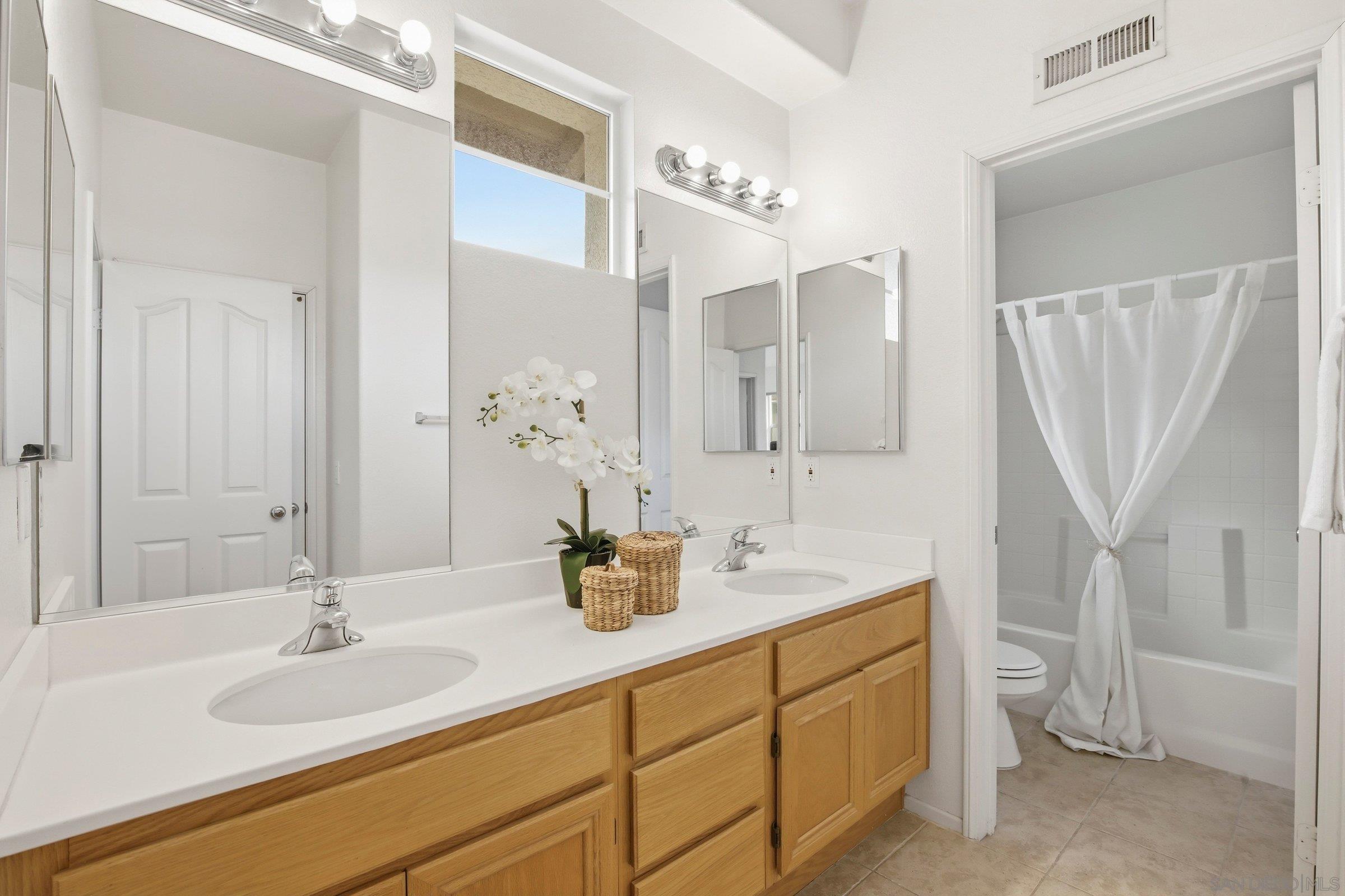 Detail Gallery Image 34 of 44 For 11369  Vista Elevada, San Diego,  CA 92131 - 4 Beds | 2/1 Baths
