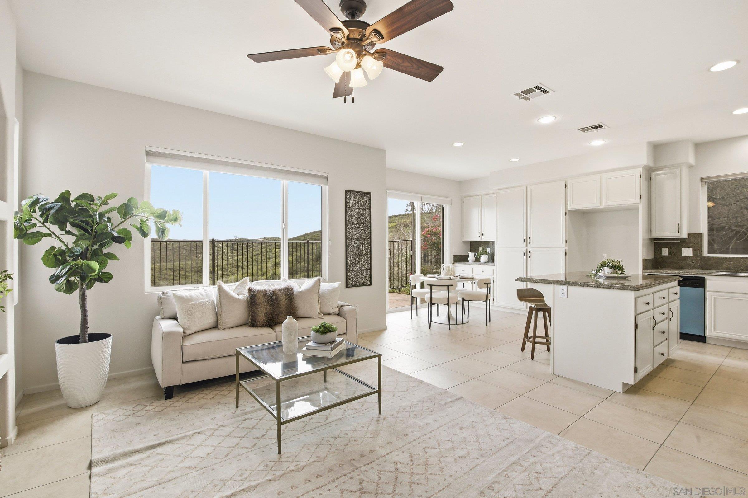 Detail Gallery Image 10 of 44 For 11369  Vista Elevada, San Diego,  CA 92131 - 4 Beds | 2/1 Baths