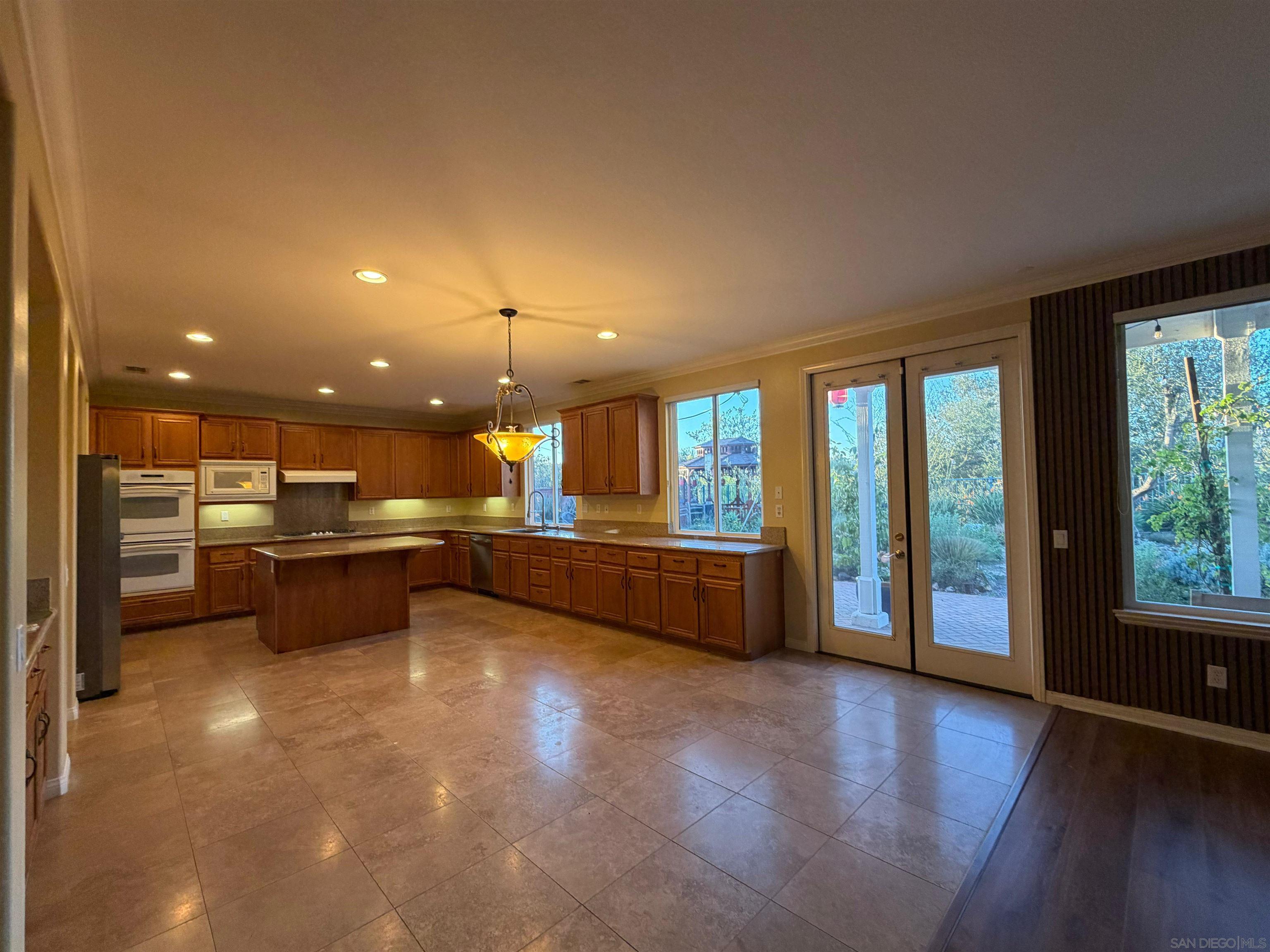 Detail Gallery Image 41 of 75 For 624  Ridgemont Cir, Escondido,  CA 92027 - 5 Beds | 4/1 Baths