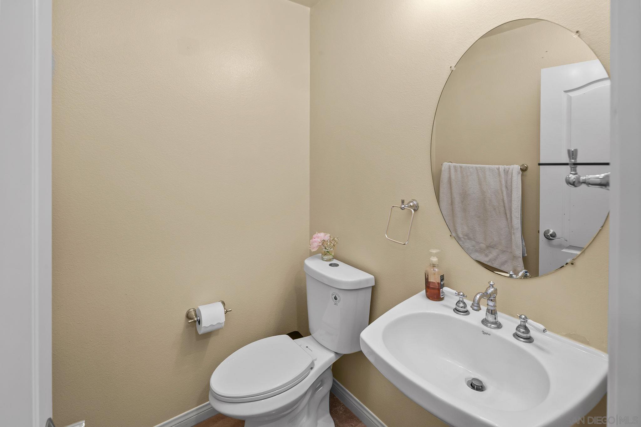 Detail Gallery Image 10 of 75 For 624  Ridgemont Cir, Escondido,  CA 92027 - 5 Beds | 4/1 Baths