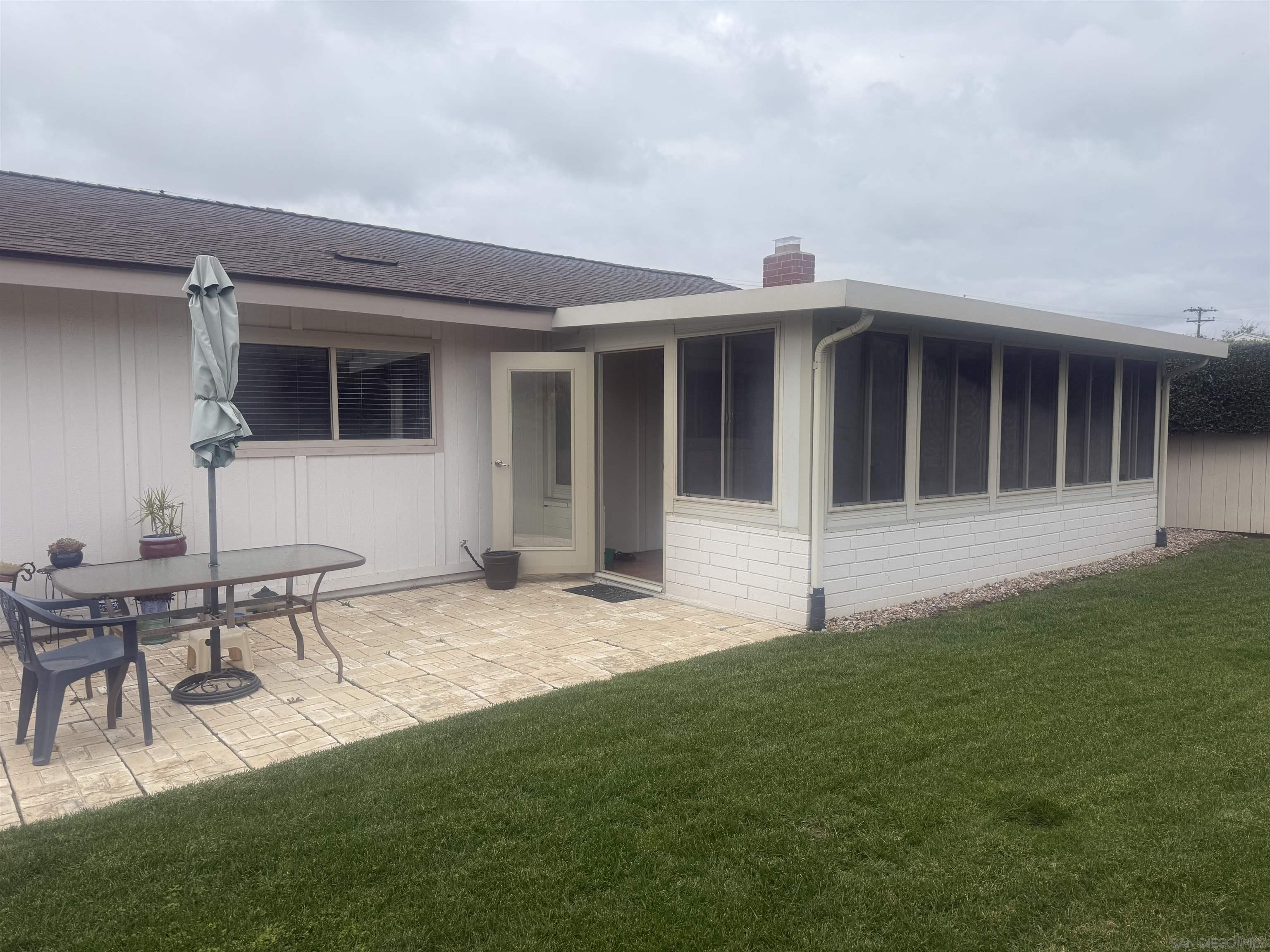 Detail Gallery Image 2 of 17 For 3755  Millikin Ave, San Diego,  CA 92122 - 3 Beds | 2 Baths