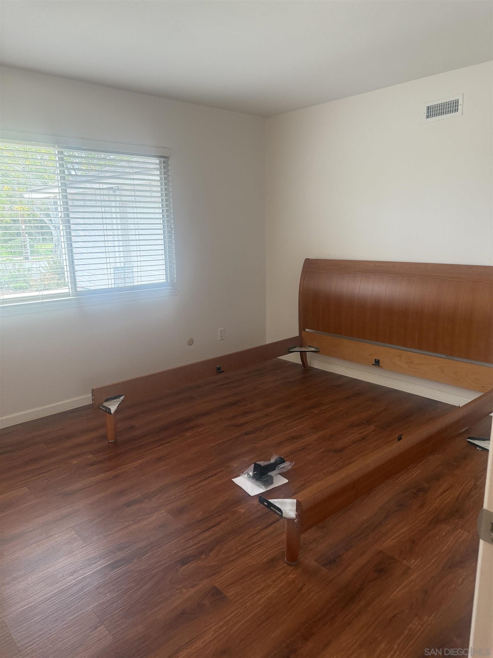 Detail Gallery Image 12 of 17 For 3755  Millikin Ave, San Diego,  CA 92122 - 3 Beds | 2 Baths