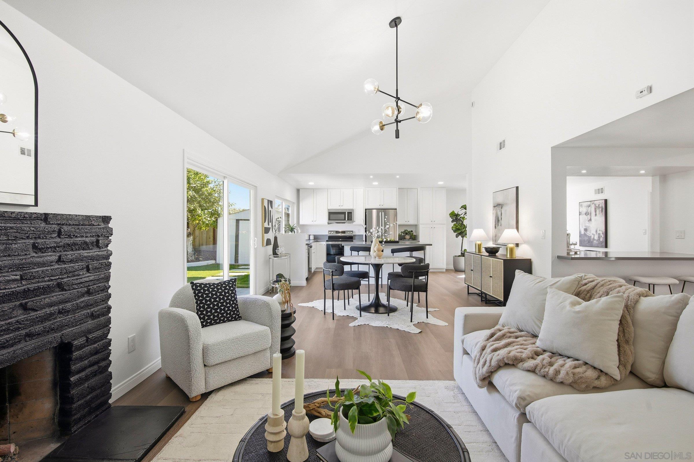 Detail Gallery Image 12 of 39 For 4224  Governor Dr, San Diego,  CA 92122 - 3 Beds | 2 Baths