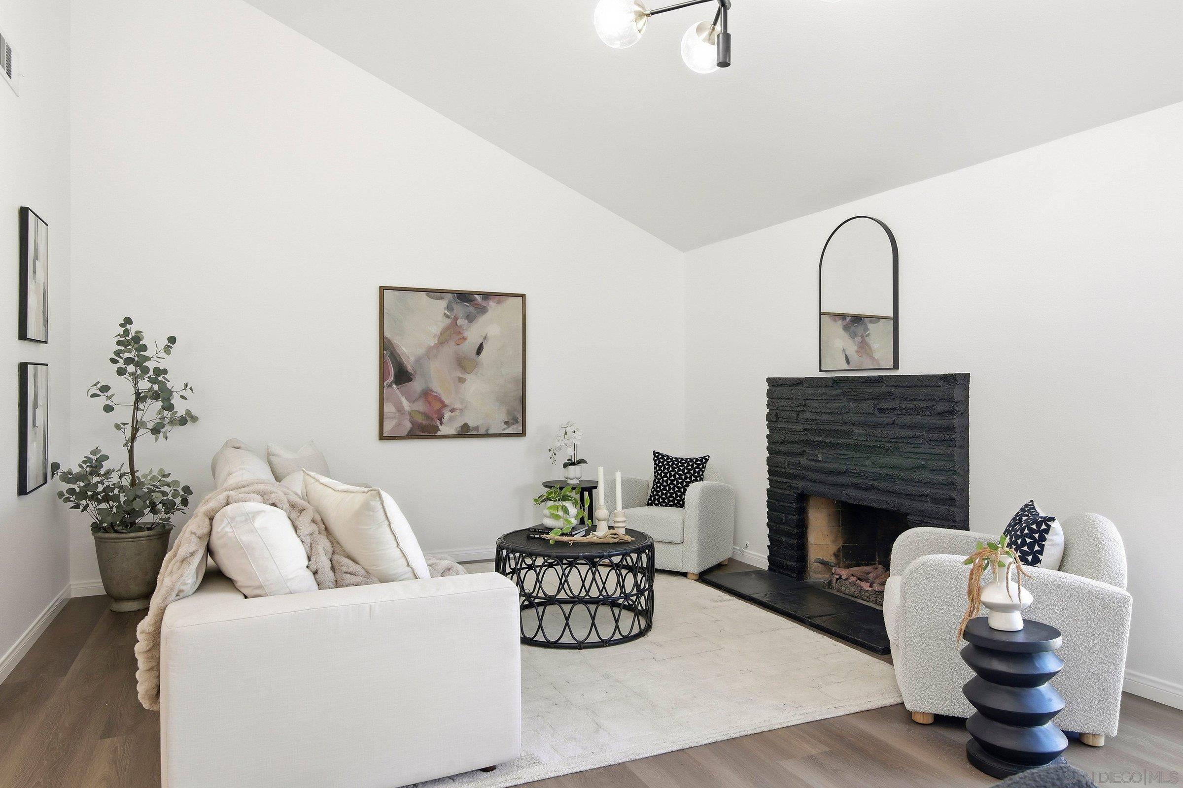 Detail Gallery Image 13 of 39 For 4224  Governor Dr, San Diego,  CA 92122 - 3 Beds | 2 Baths