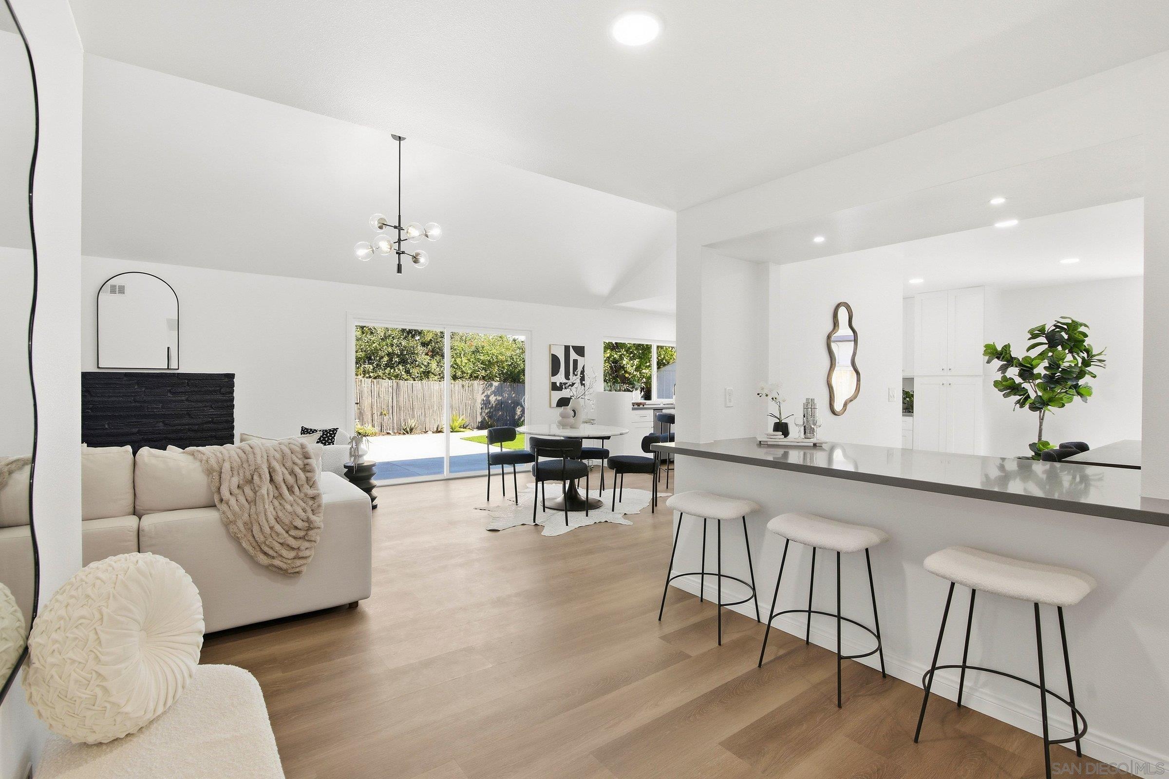 Detail Gallery Image 14 of 39 For 4224  Governor Dr, San Diego,  CA 92122 - 3 Beds | 2 Baths