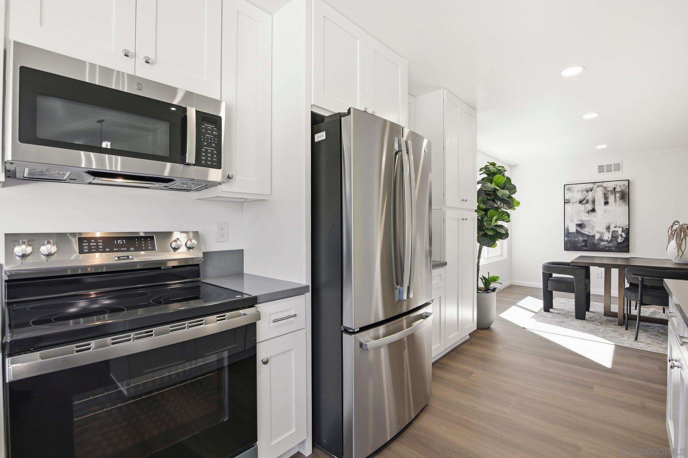 Detail Gallery Image 15 of 39 For 4224  Governor Dr, San Diego,  CA 92122 - 3 Beds | 2 Baths