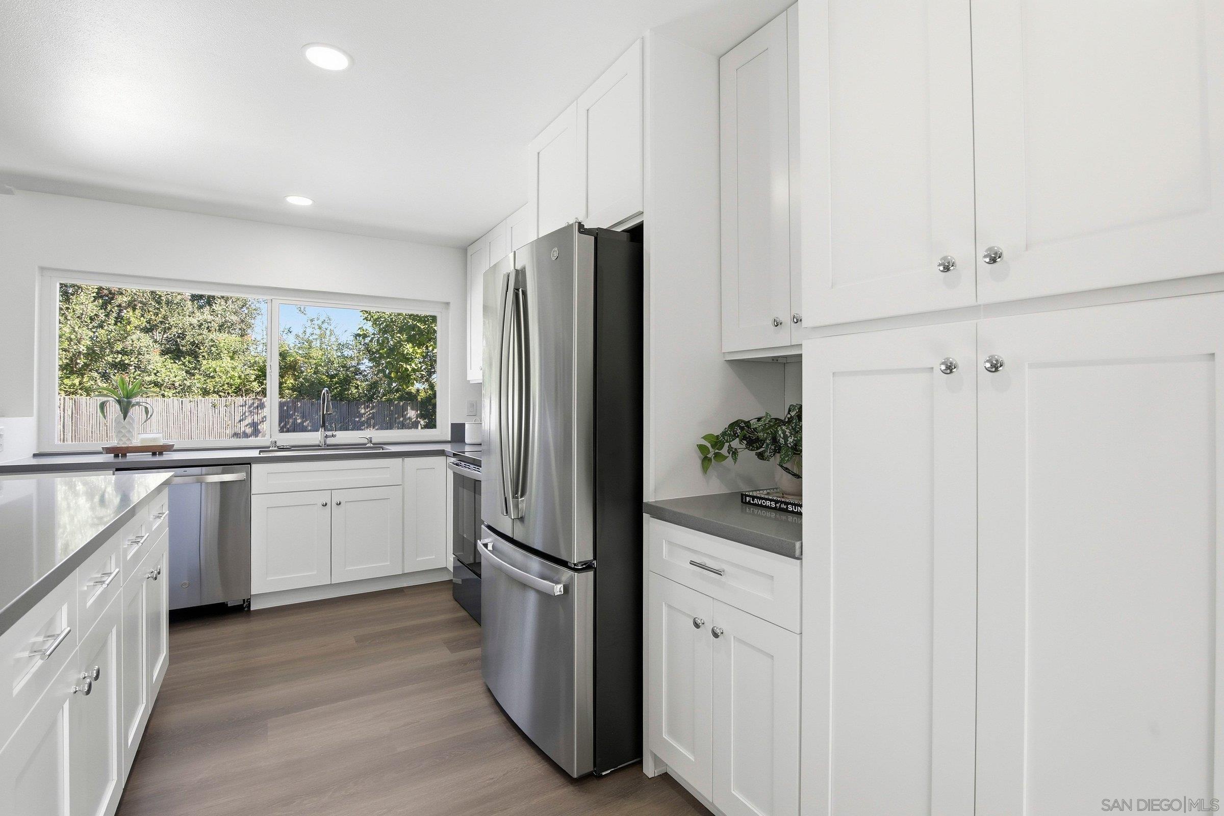 Detail Gallery Image 16 of 39 For 4224  Governor Dr, San Diego,  CA 92122 - 3 Beds | 2 Baths