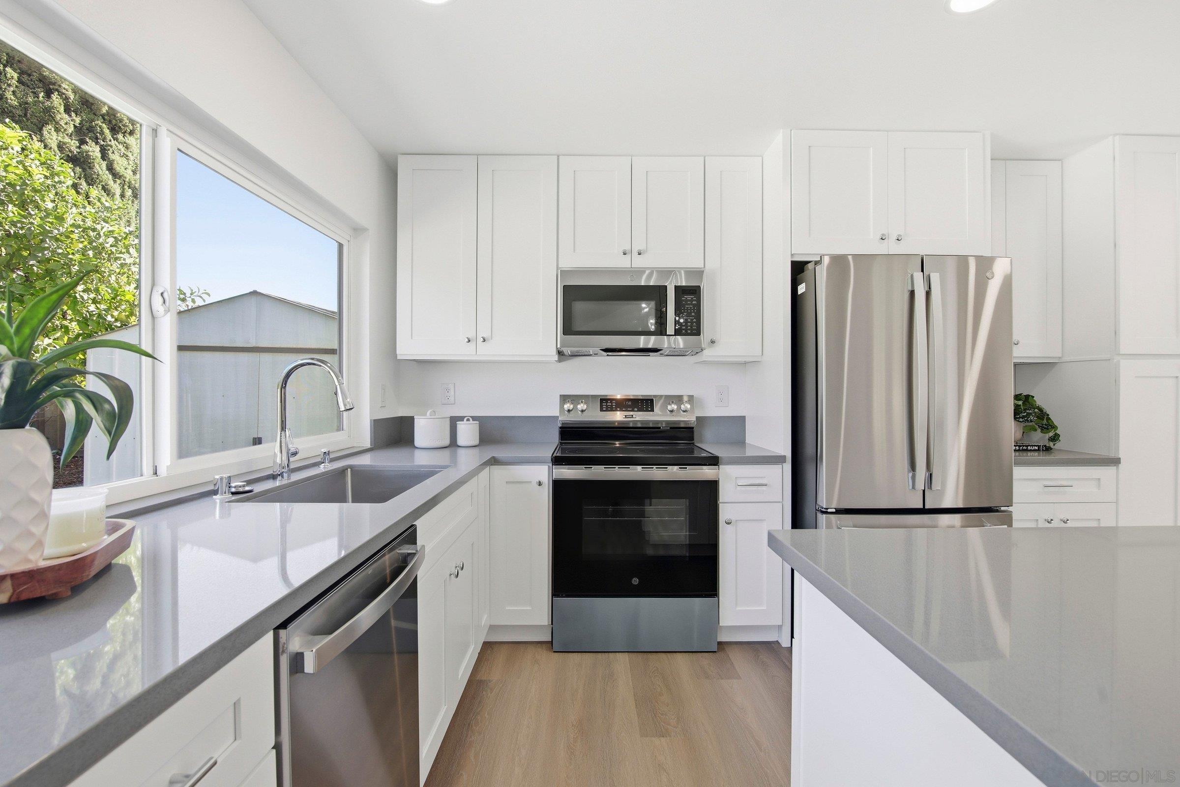 Detail Gallery Image 17 of 39 For 4224  Governor Dr, San Diego,  CA 92122 - 3 Beds | 2 Baths