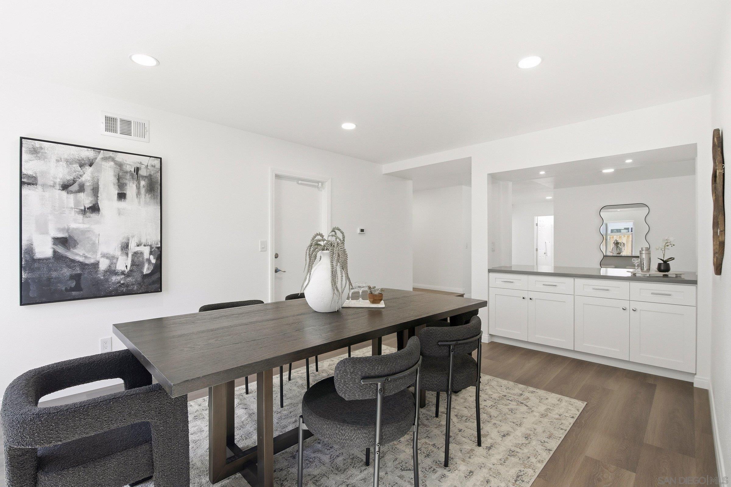 Detail Gallery Image 23 of 39 For 4224  Governor Dr, San Diego,  CA 92122 - 3 Beds | 2 Baths