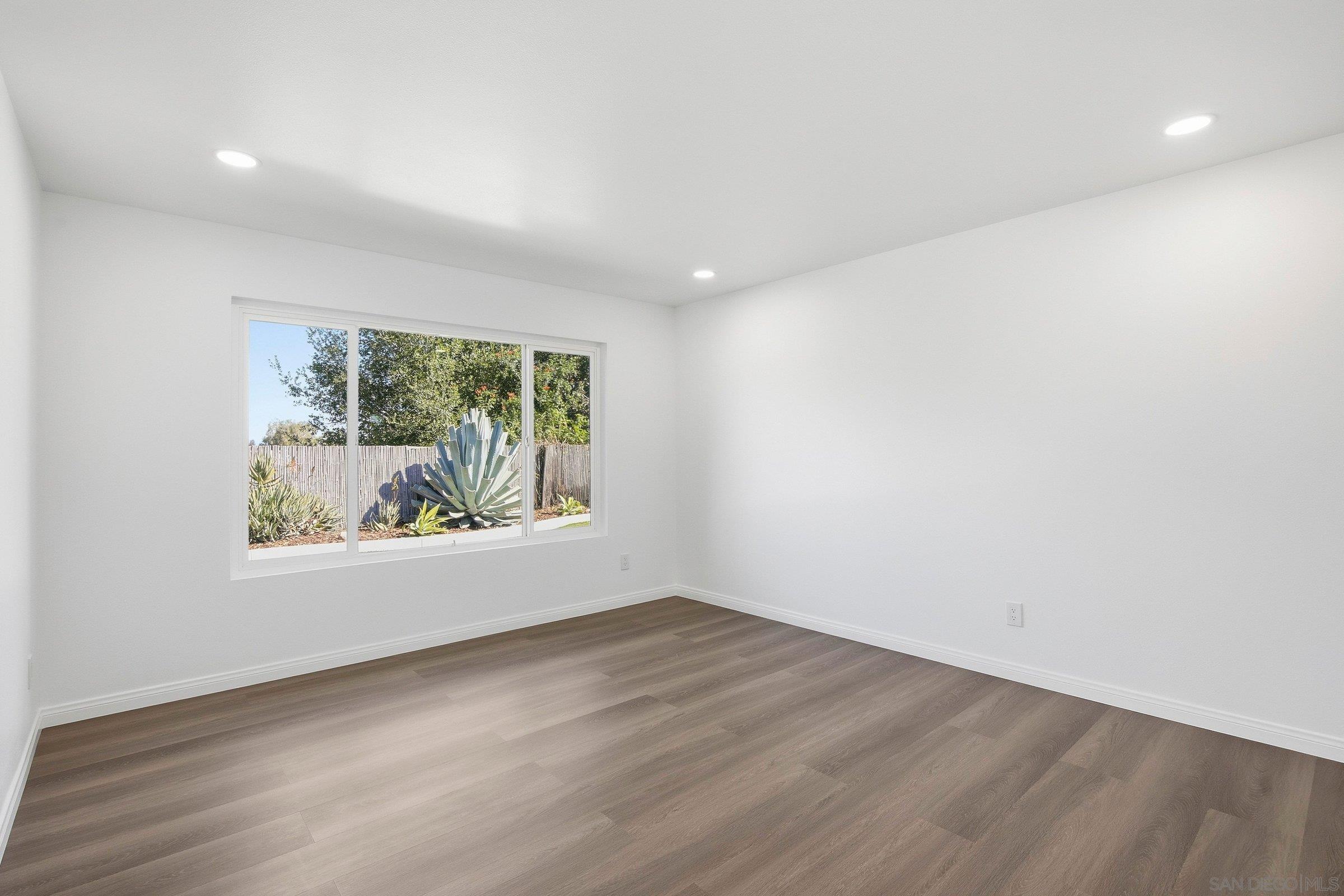 Detail Gallery Image 24 of 39 For 4224  Governor Dr, San Diego,  CA 92122 - 3 Beds | 2 Baths