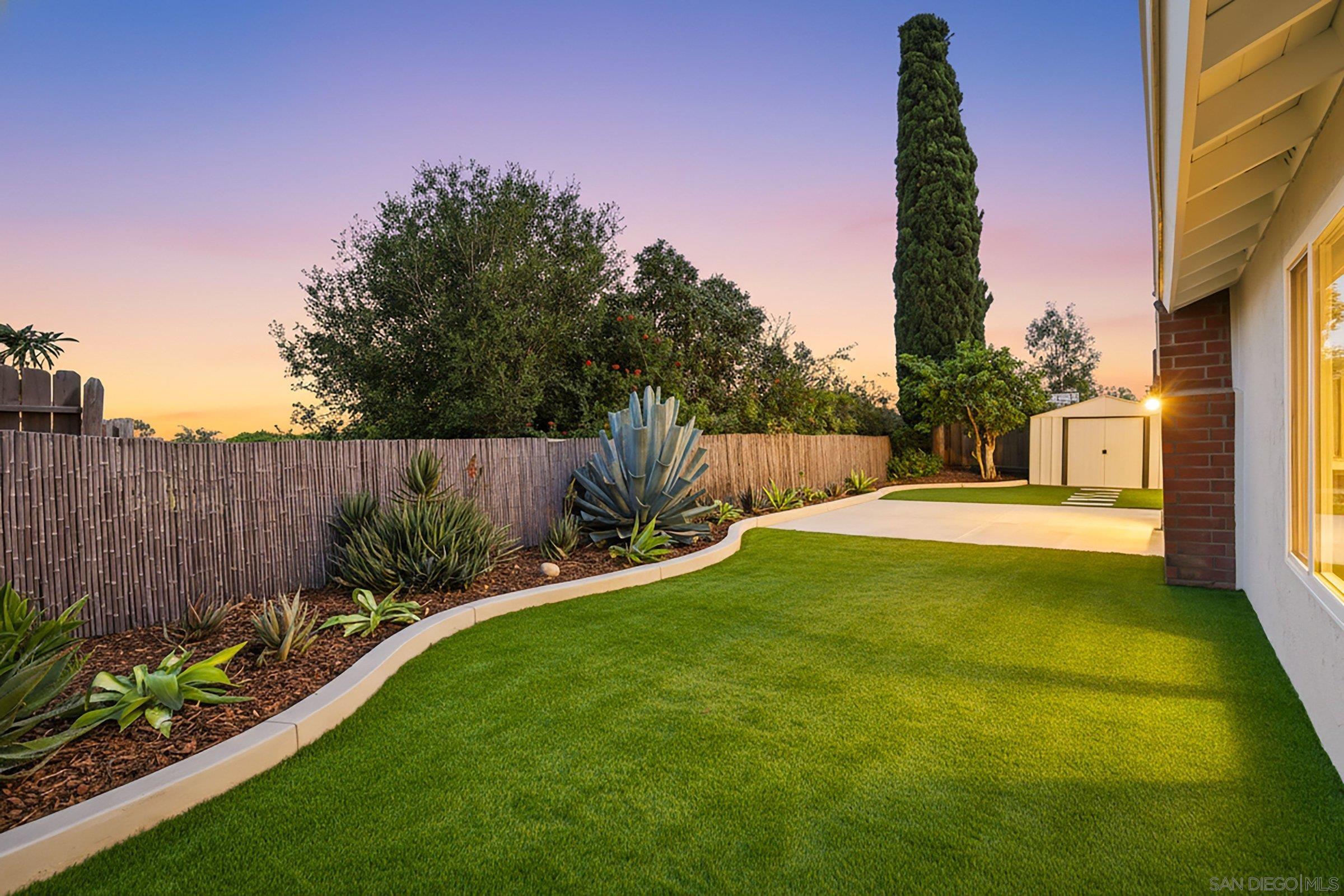 Detail Gallery Image 4 of 39 For 4224  Governor Dr, San Diego,  CA 92122 - 3 Beds | 2 Baths