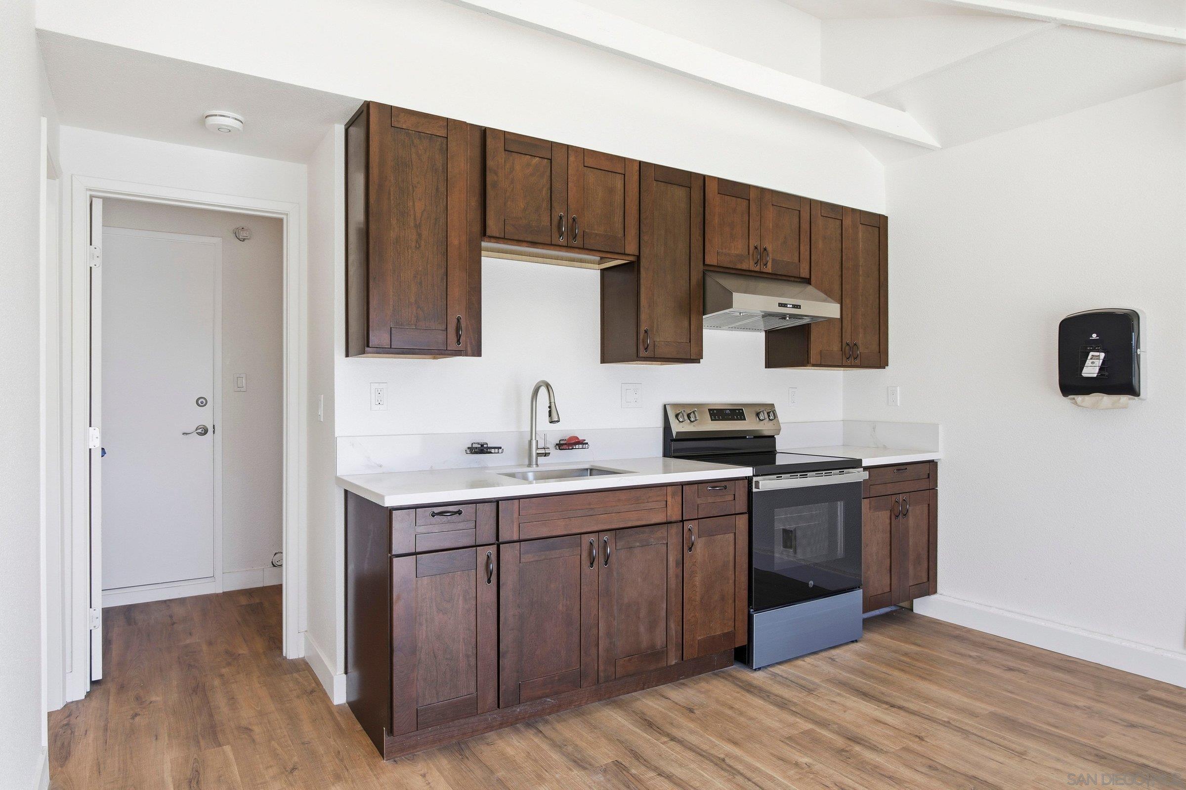 Detail Gallery Image 33 of 39 For 4224  Governor Dr, San Diego,  CA 92122 - 3 Beds | 2 Baths