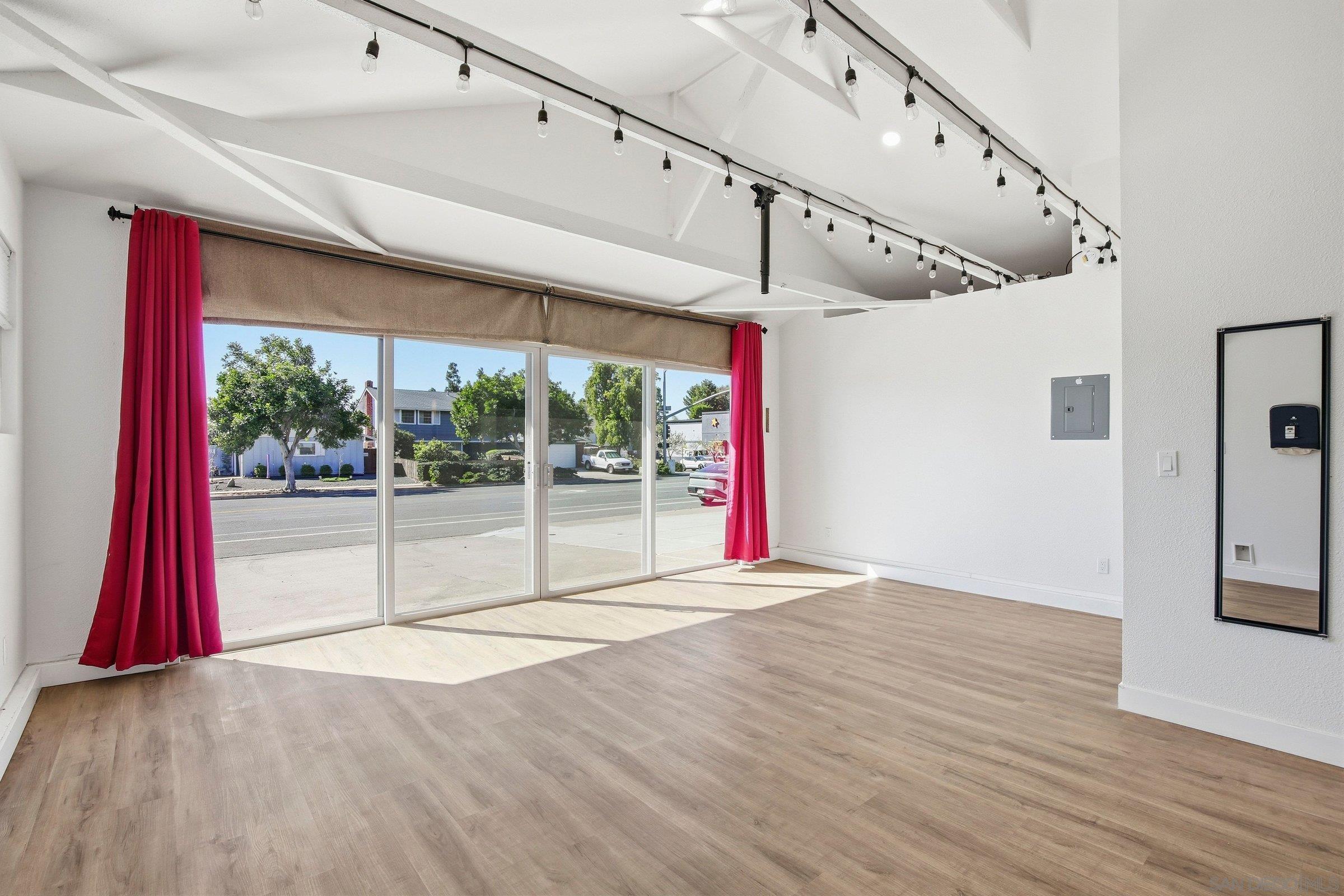 Detail Gallery Image 34 of 39 For 4224  Governor Dr, San Diego,  CA 92122 - 3 Beds | 2 Baths