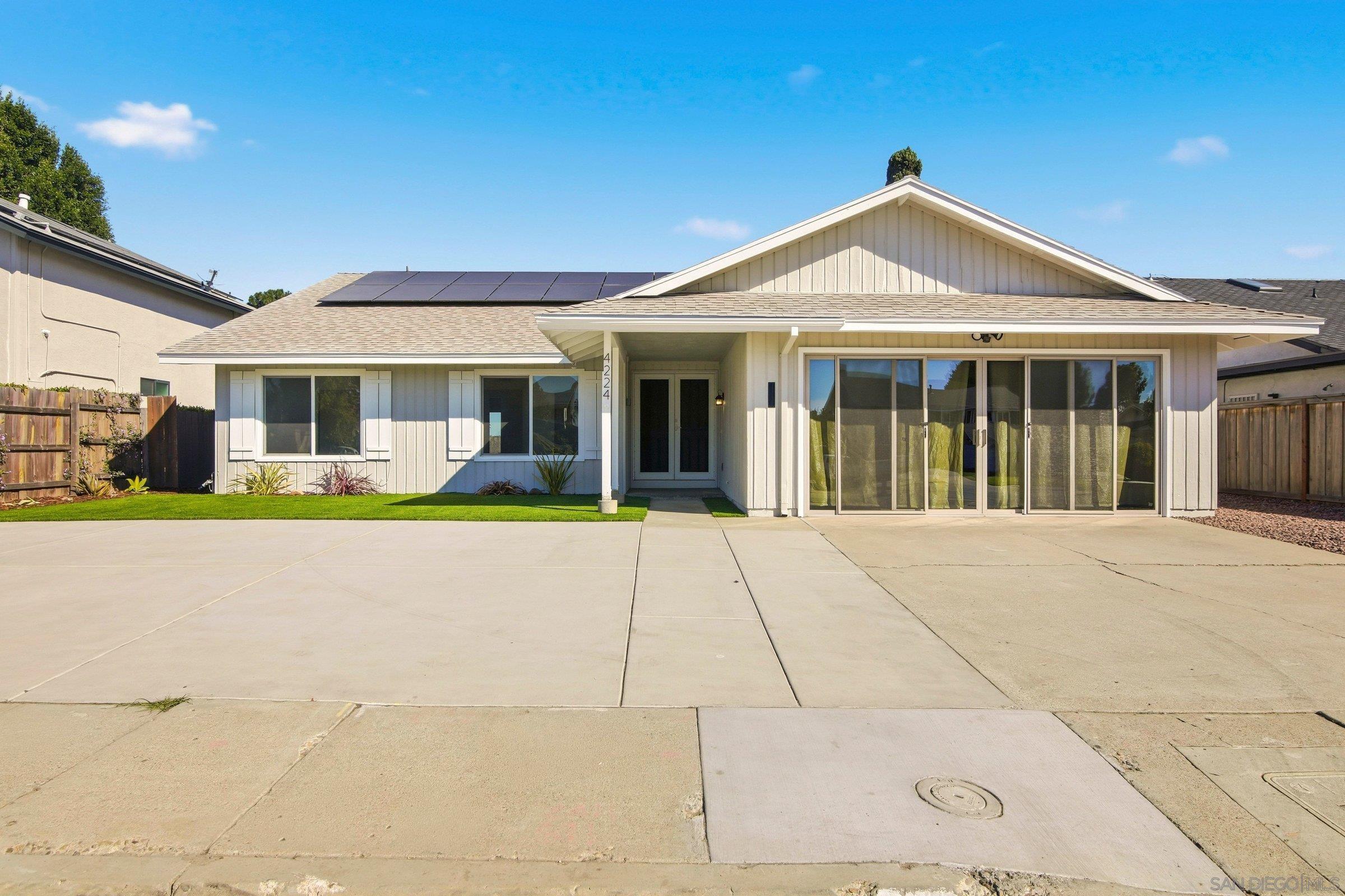 Detail Gallery Image 5 of 39 For 4224  Governor Dr, San Diego,  CA 92122 - 3 Beds | 2 Baths