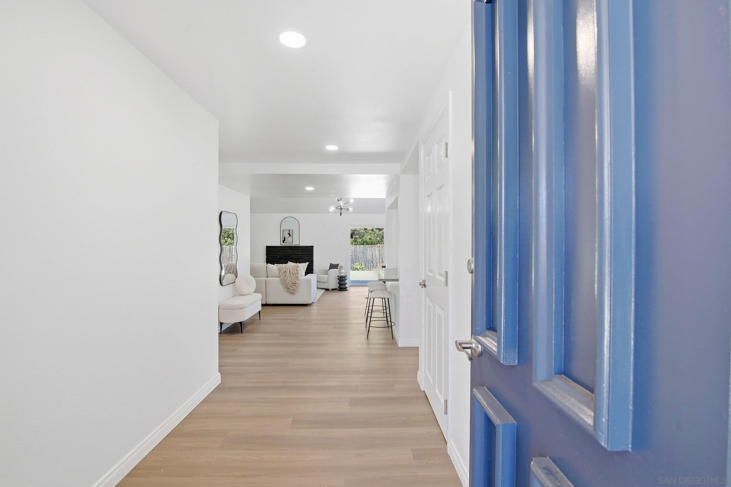 Detail Gallery Image 7 of 39 For 4224  Governor Dr, San Diego,  CA 92122 - 3 Beds | 2 Baths