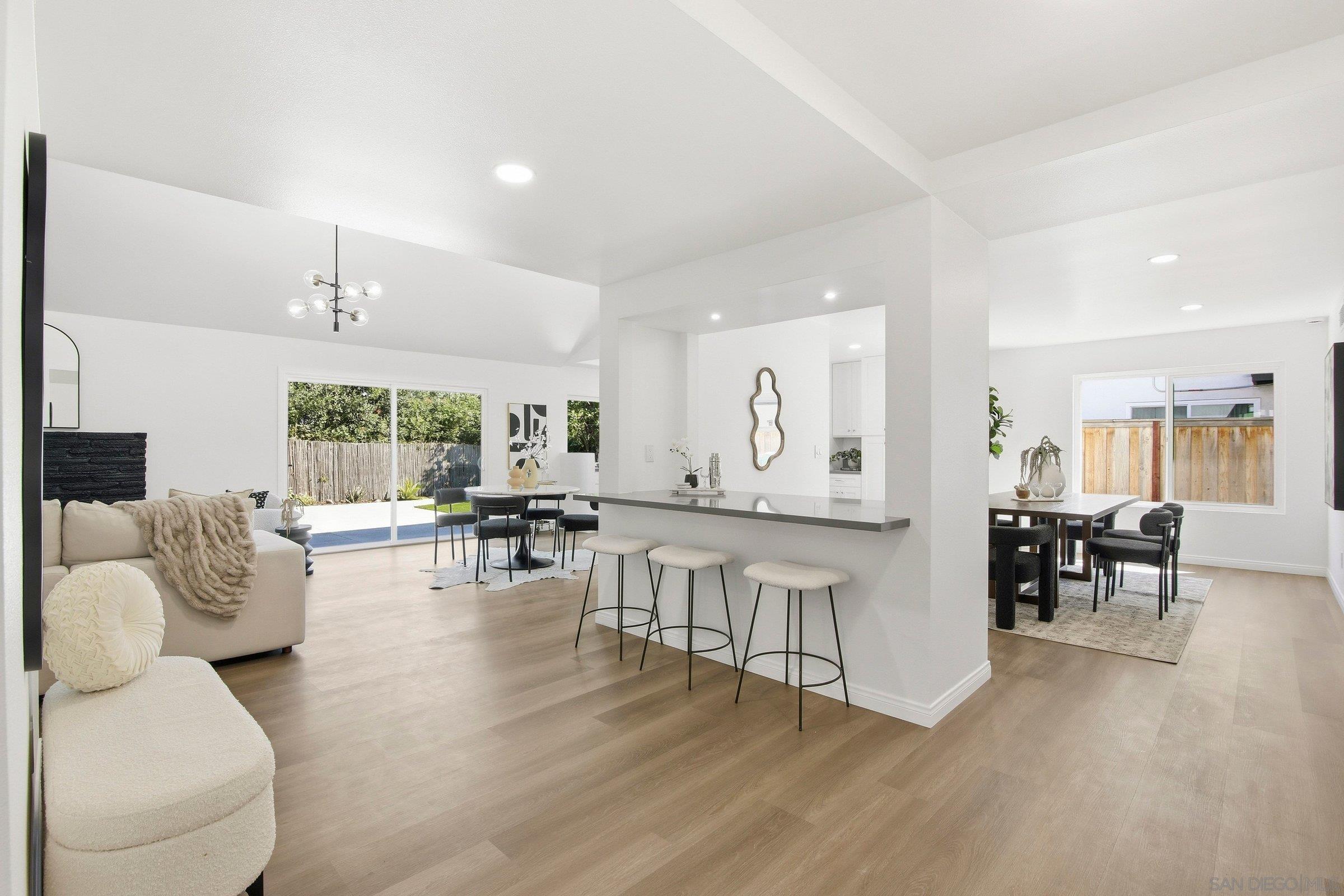 Detail Gallery Image 8 of 39 For 4224  Governor Dr, San Diego,  CA 92122 - 3 Beds | 2 Baths