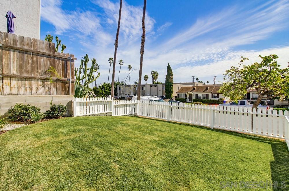 Detail Gallery Image 4 of 24 For 1852  Chalcedony St, San Diego,  CA 92109 - 3 Beds | 1 Baths