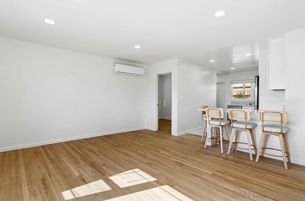 Detail Gallery Image 6 of 24 For 1852  Chalcedony St, San Diego,  CA 92109 - 3 Beds | 1 Baths