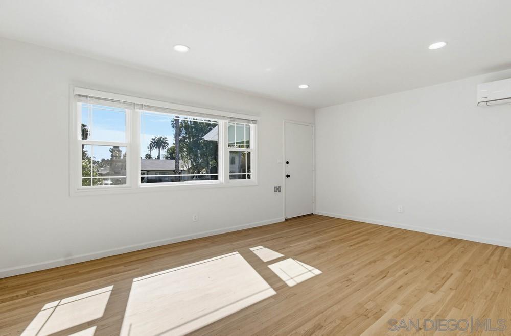 Detail Gallery Image 7 of 24 For 1852  Chalcedony St, San Diego,  CA 92109 - 3 Beds | 1 Baths