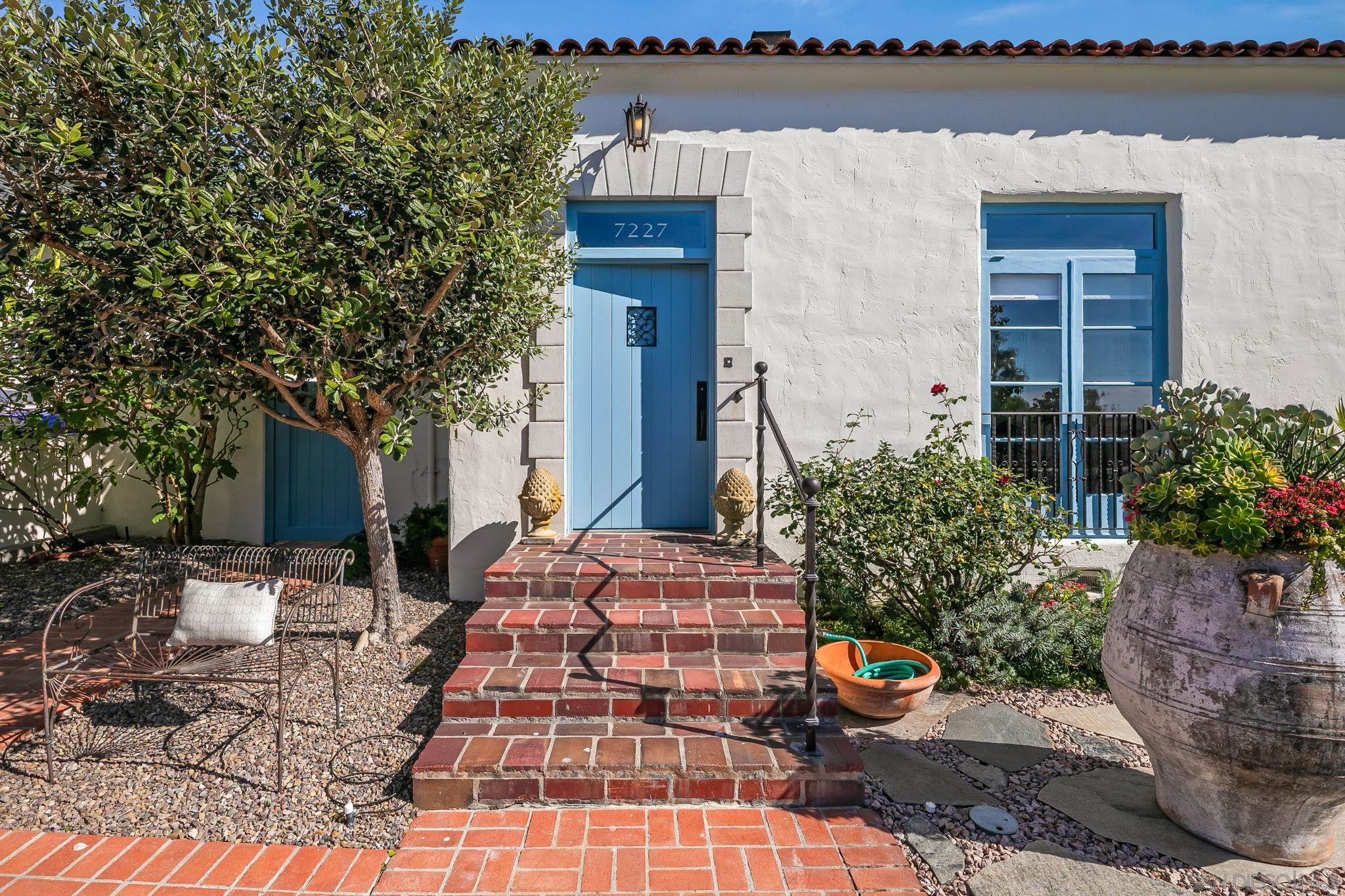 Detail Gallery Image 3 of 49 For 7227  Olivetas Ave, La Jolla,  CA 92037 - 4 Beds | 3 Baths