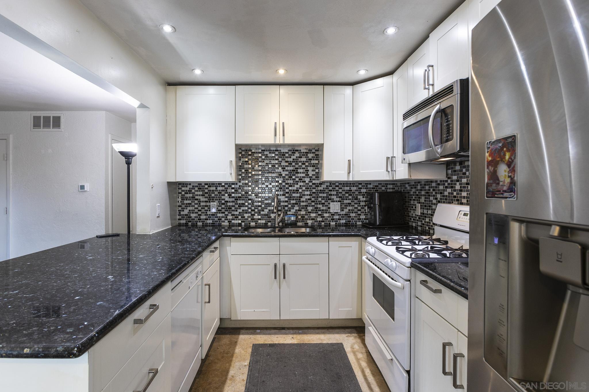 Detail Gallery Image 9 of 36 For 2531  Caminito Hiedra, San Diego,  CA 92154 - 4 Beds | 2 Baths