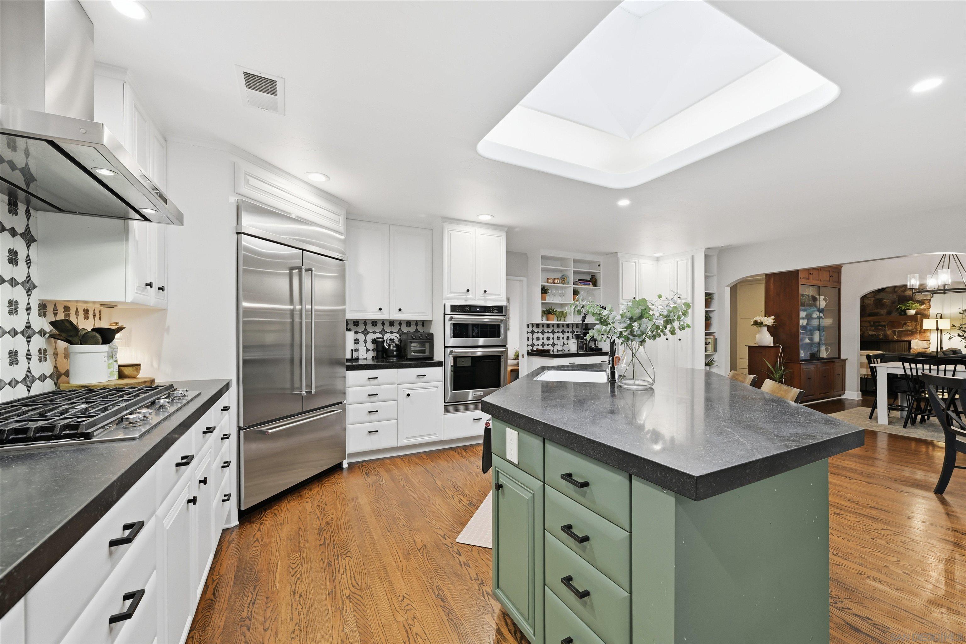 Detail Gallery Image 11 of 36 For 8615  Mariposa St, La Mesa,  CA 91941 - 4 Beds | 2/1 Baths