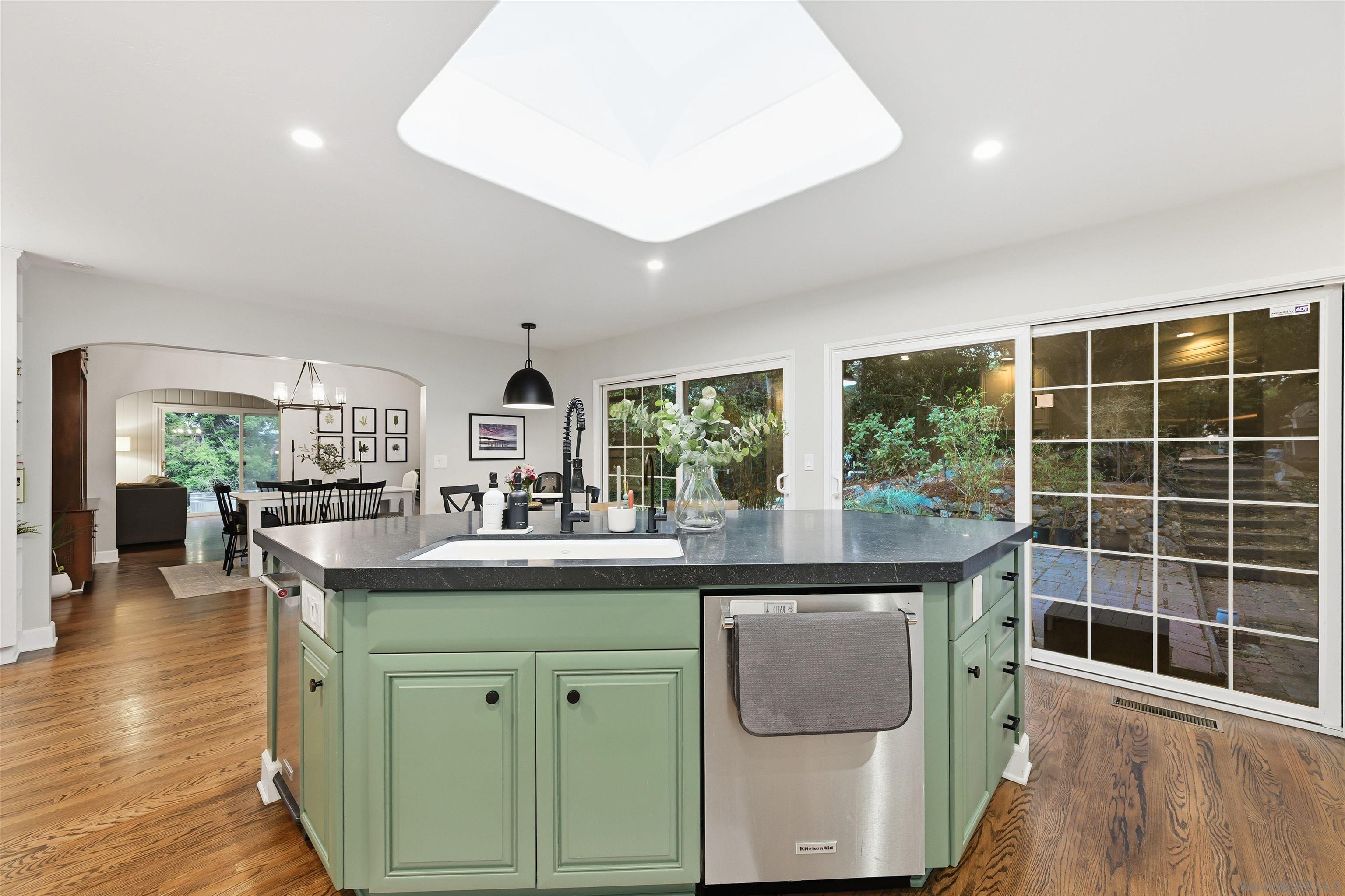 Detail Gallery Image 12 of 36 For 8615  Mariposa St, La Mesa,  CA 91941 - 4 Beds | 2/1 Baths