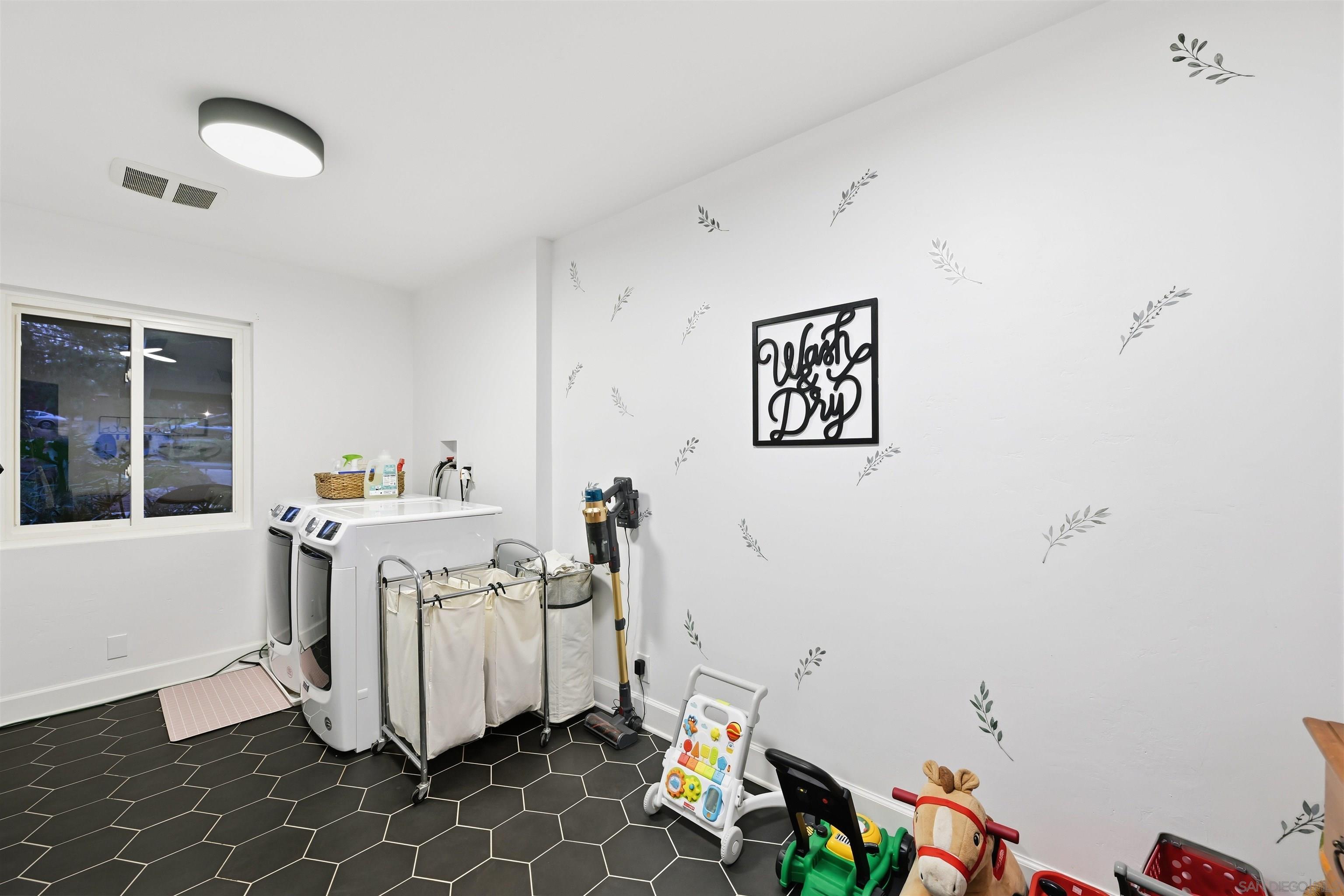 Detail Gallery Image 24 of 36 For 8615  Mariposa St, La Mesa,  CA 91941 - 4 Beds | 2/1 Baths