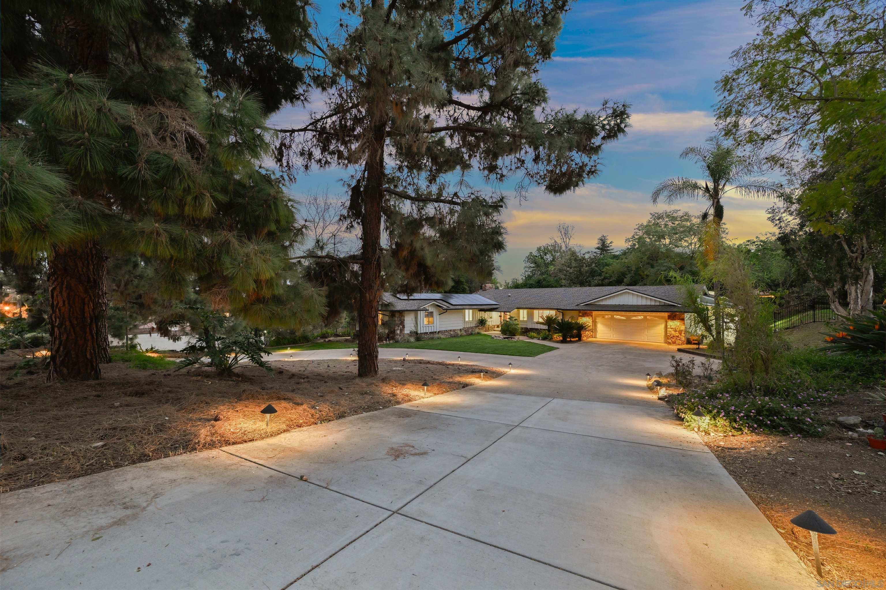 Detail Gallery Image 4 of 36 For 8615  Mariposa St, La Mesa,  CA 91941 - 4 Beds | 2/1 Baths