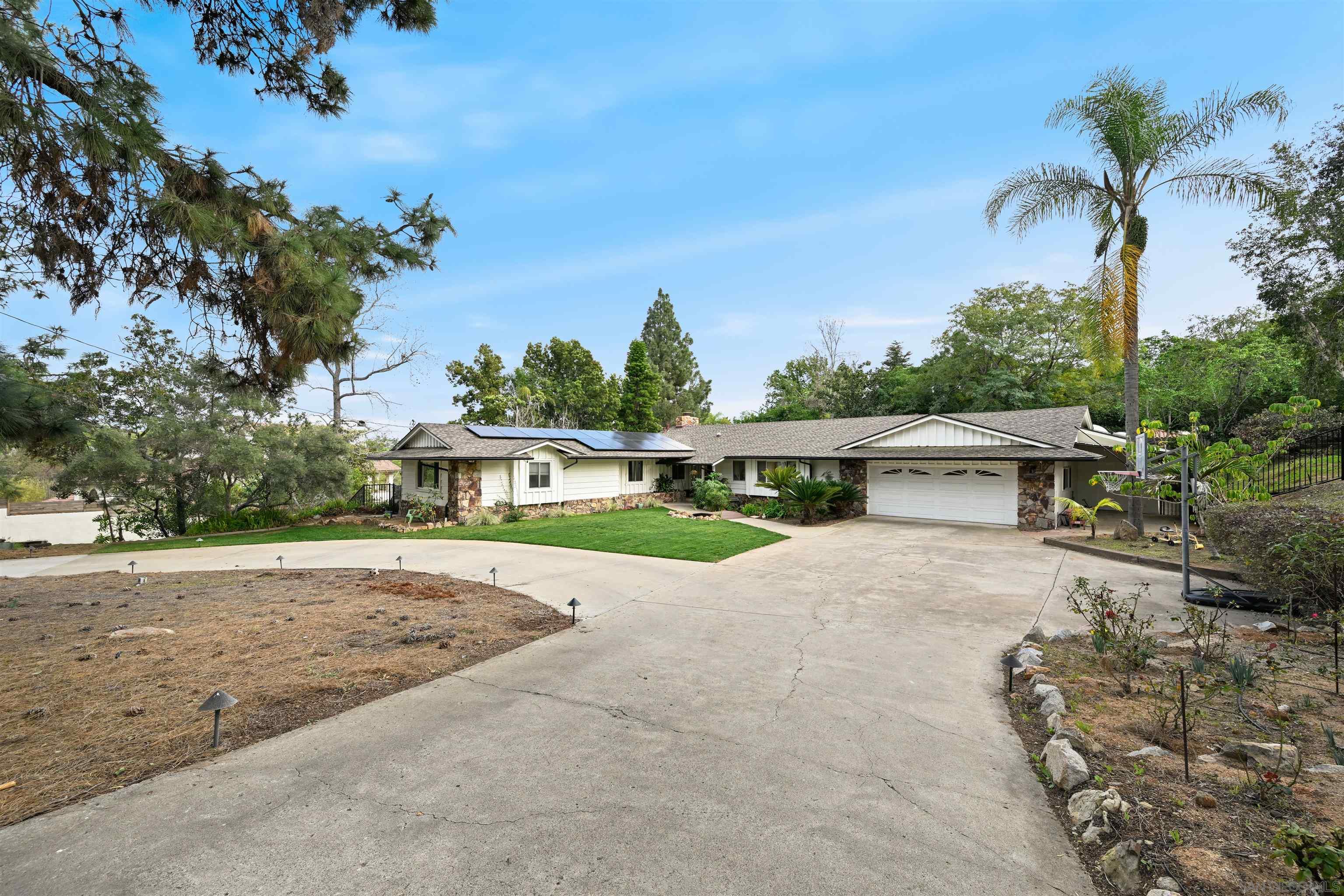 Detail Gallery Image 5 of 36 For 8615  Mariposa St, La Mesa,  CA 91941 - 4 Beds | 2/1 Baths